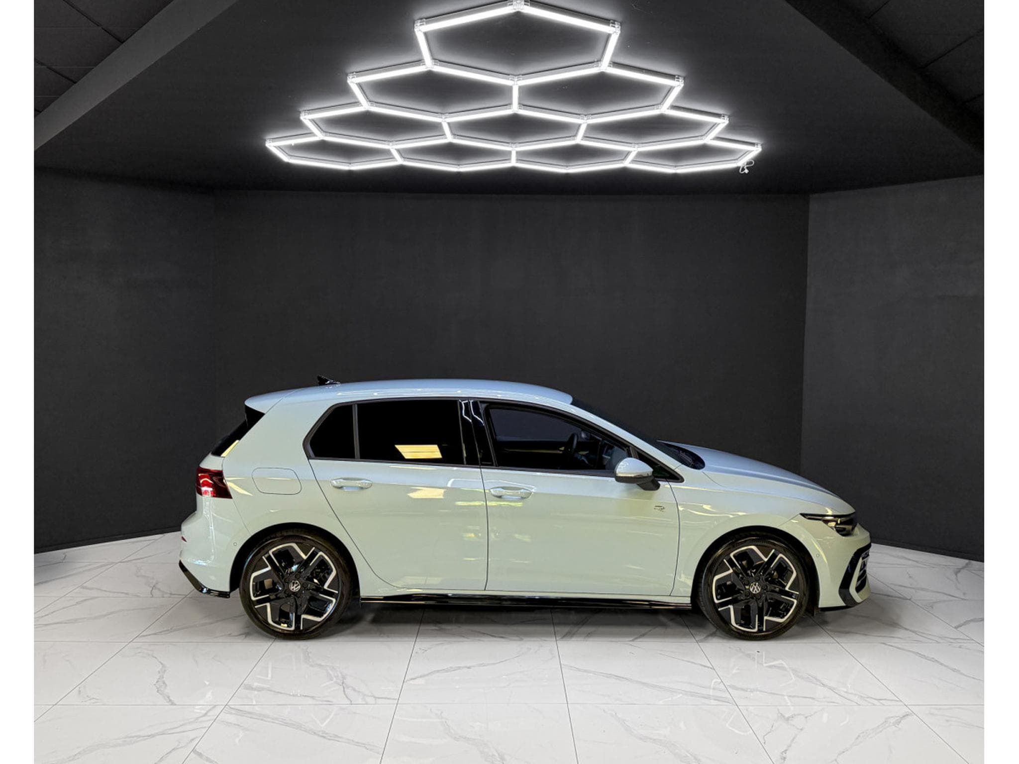 VW Golf 8.5 R Line eTSI 150 MY26 (2026) - Photo 6