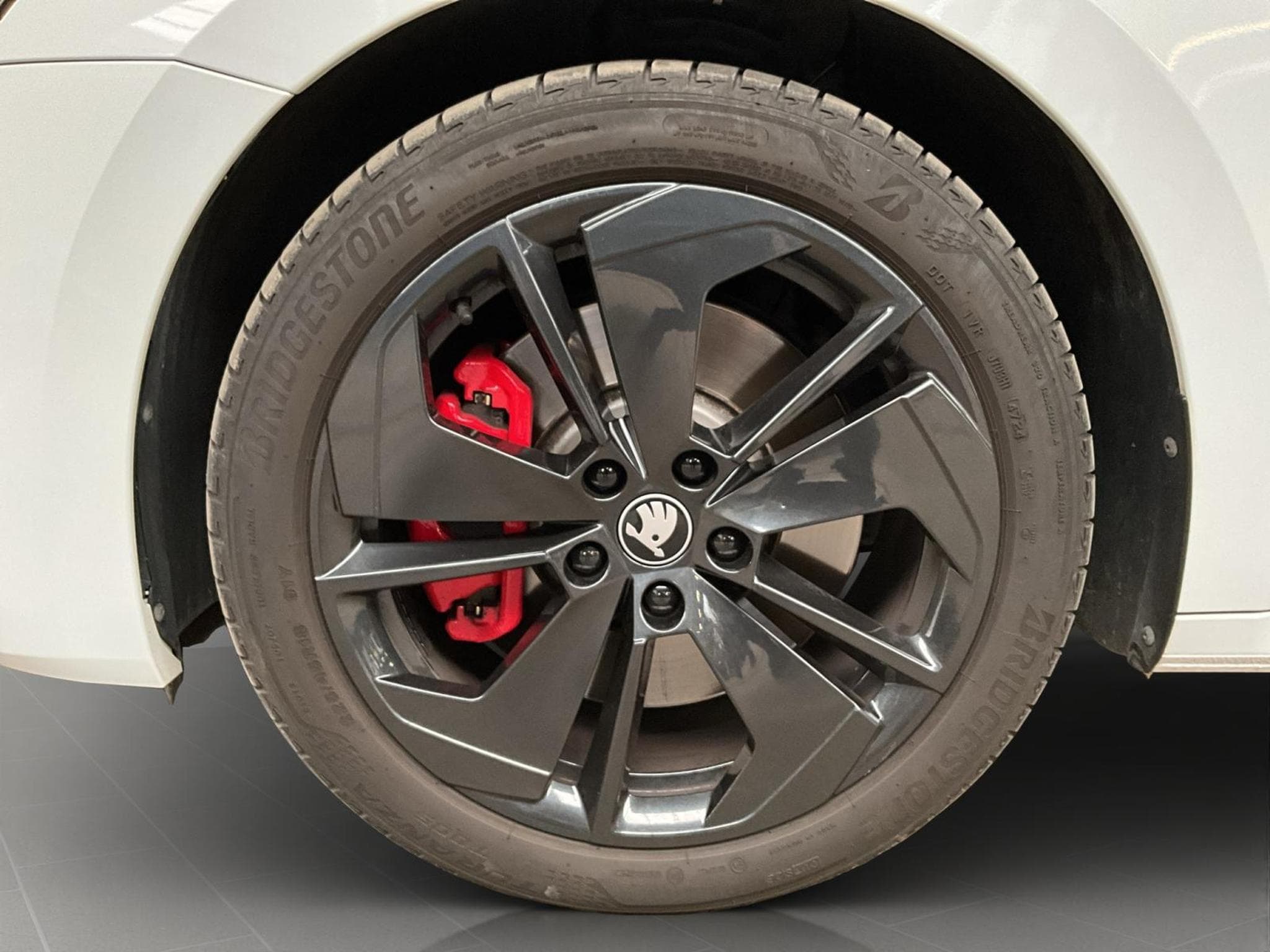 Skoda Octavia RS+DSG+LED+Navi+AHK (2025) - Foto 8