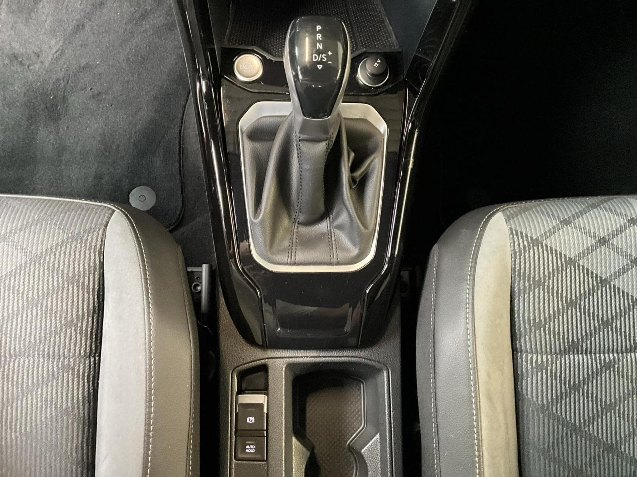 VW T-Roc R-Line+DSG+Matrix-LED+P.Travel+RearView (2022) - Foto 12