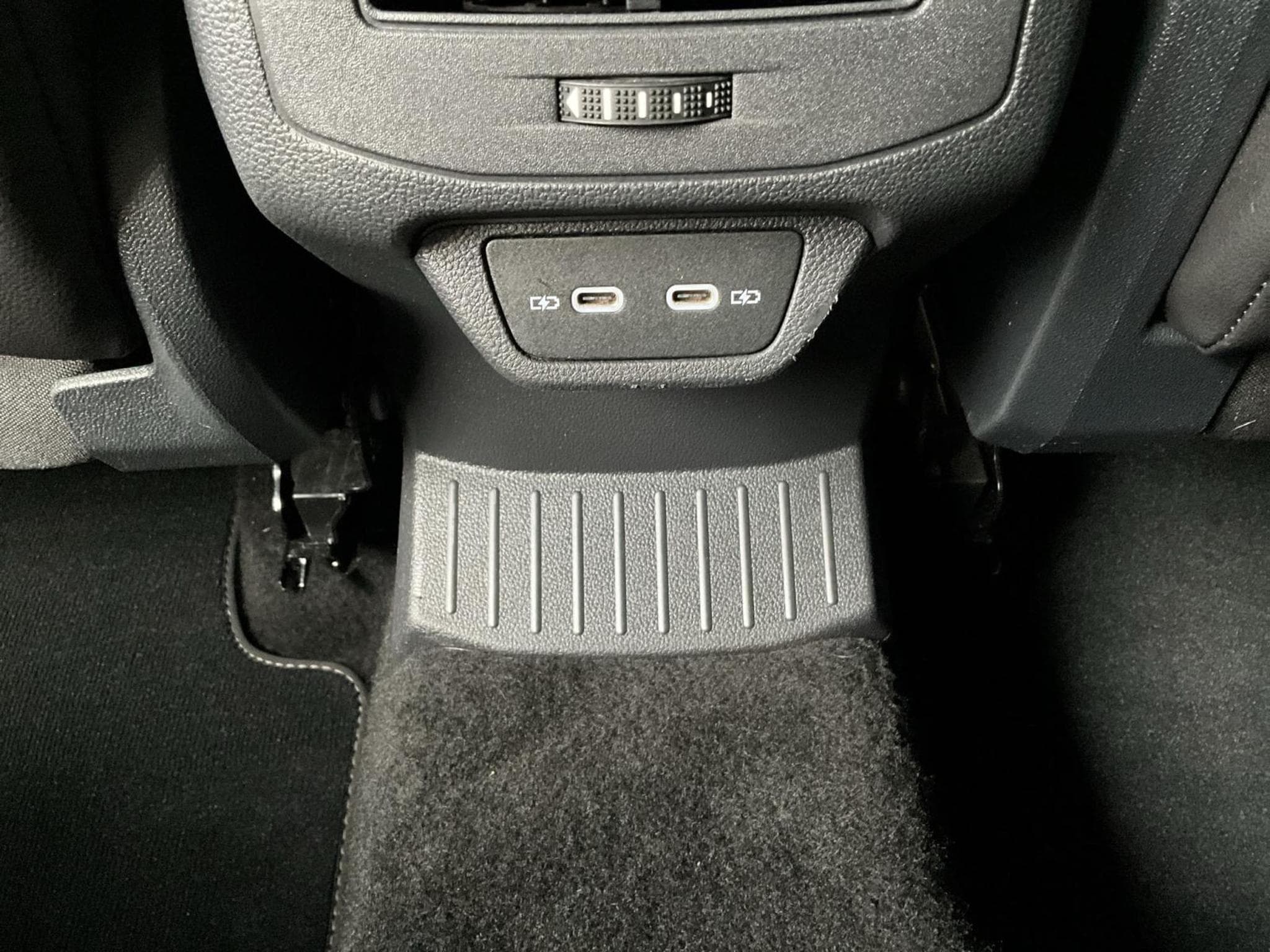 VW T-Roc R-Line+DSG+Matrix-LED+P.Travel+RearView (2022) - Foto 20