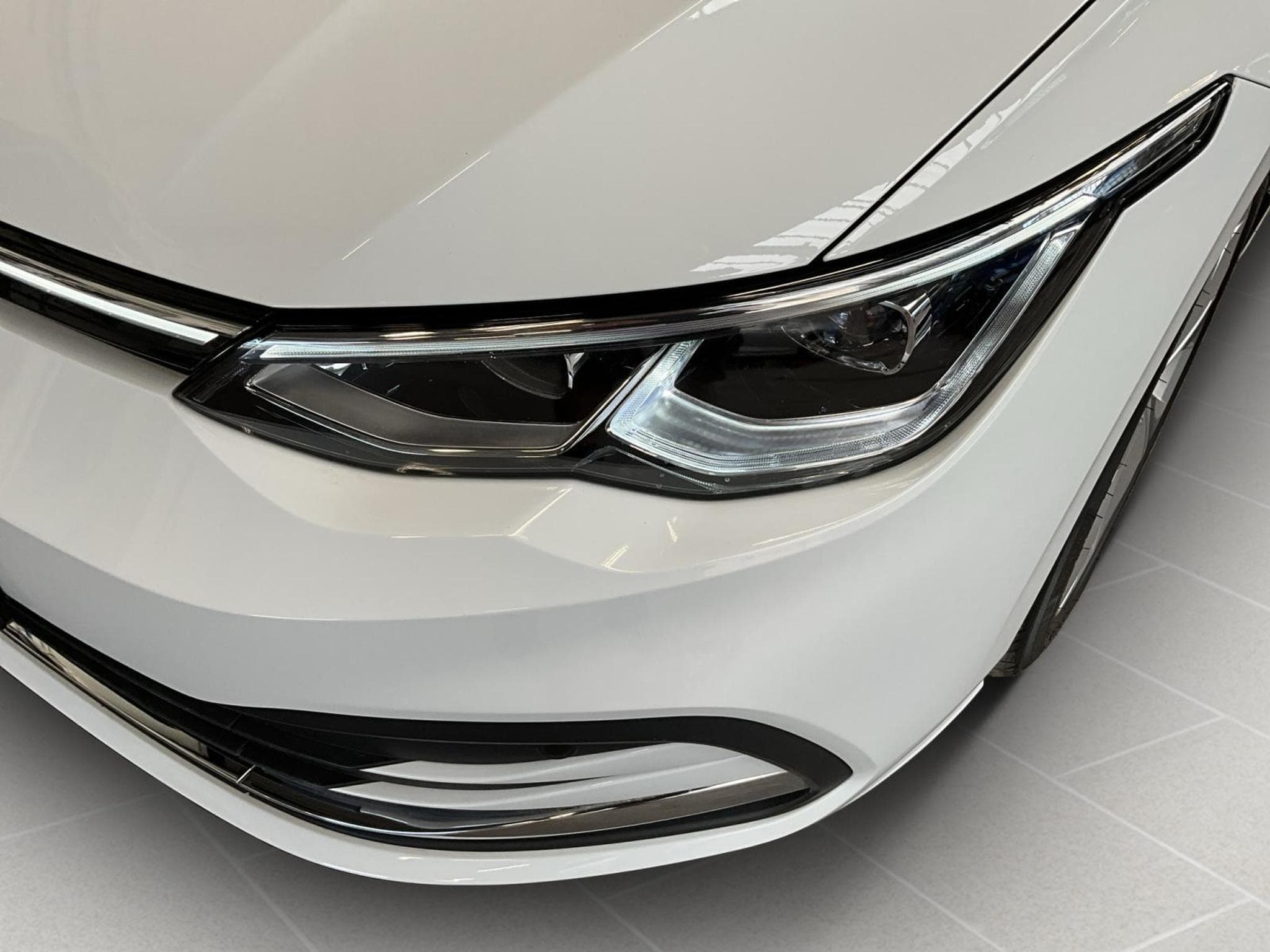 VW Golf Style+DSG+RearView+LED (2023) - Foto 17
