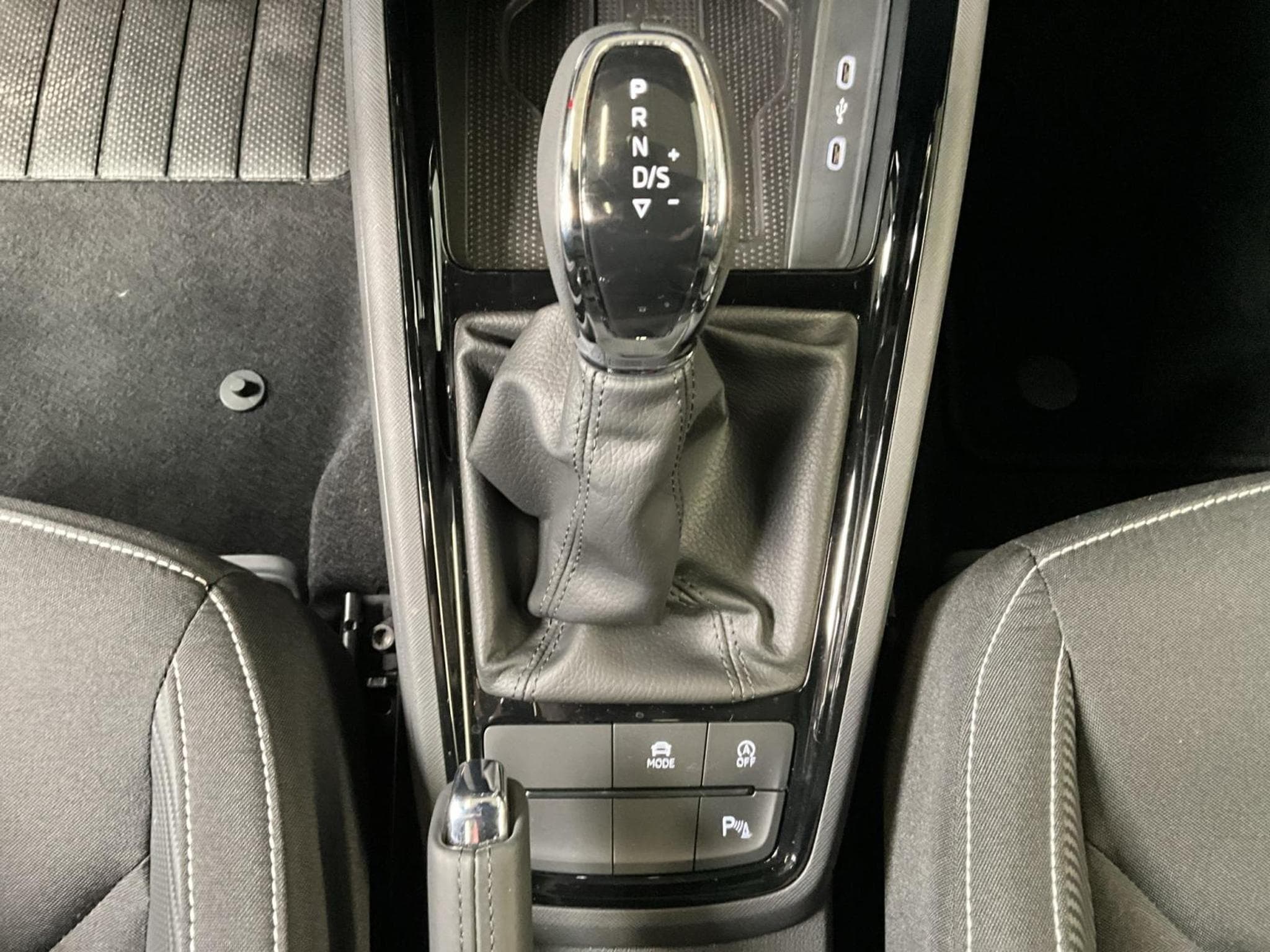 Skoda Kamiq Monte-Carlo+DSG+P.Ass+LED+Park&Go+ (2025) - Foto 12