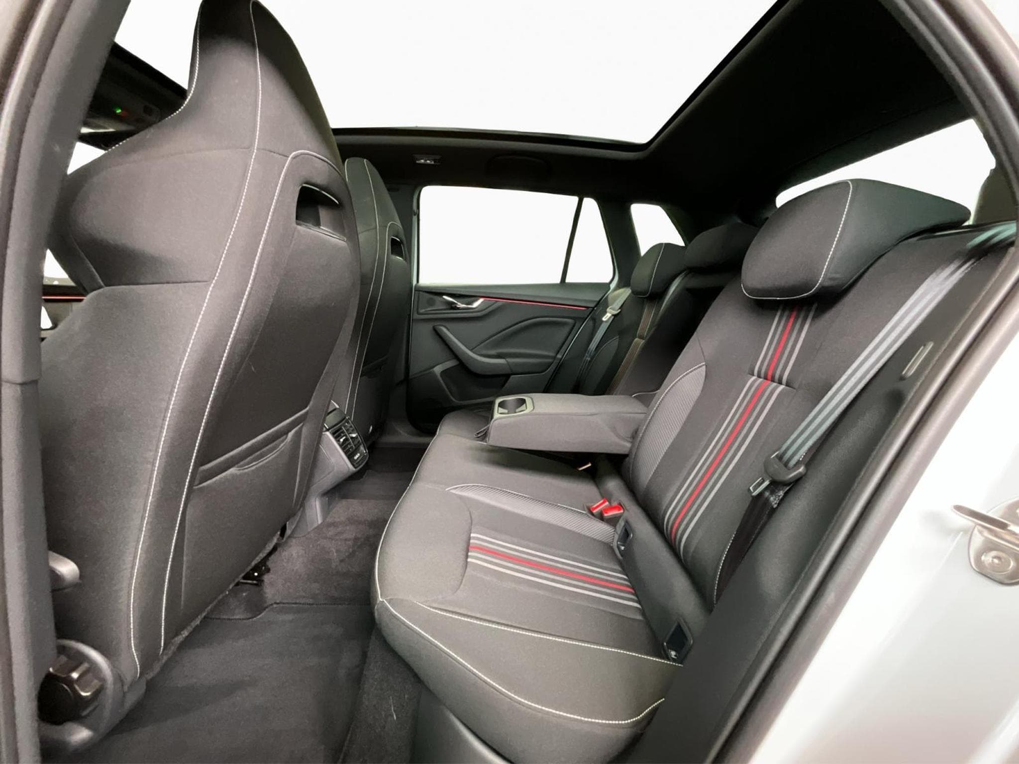 Skoda Kamiq Monte-Carlo+DSG+P.Ass+LED+Park&Go+ (2025) - Foto 16