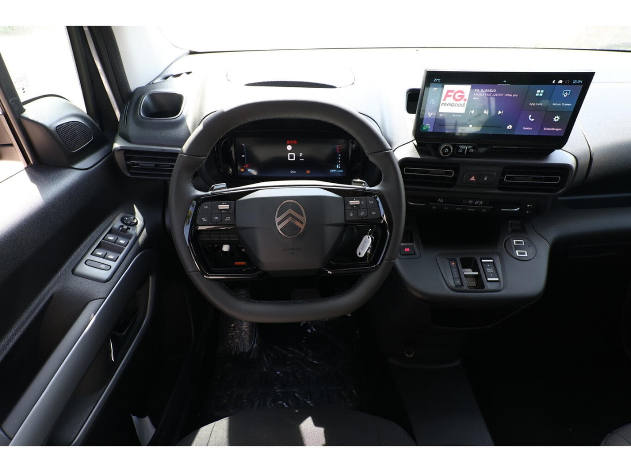 Citroën Berlingo 1.5 BlueHDi 130 EAT8 MAX (2026) - Photo 8