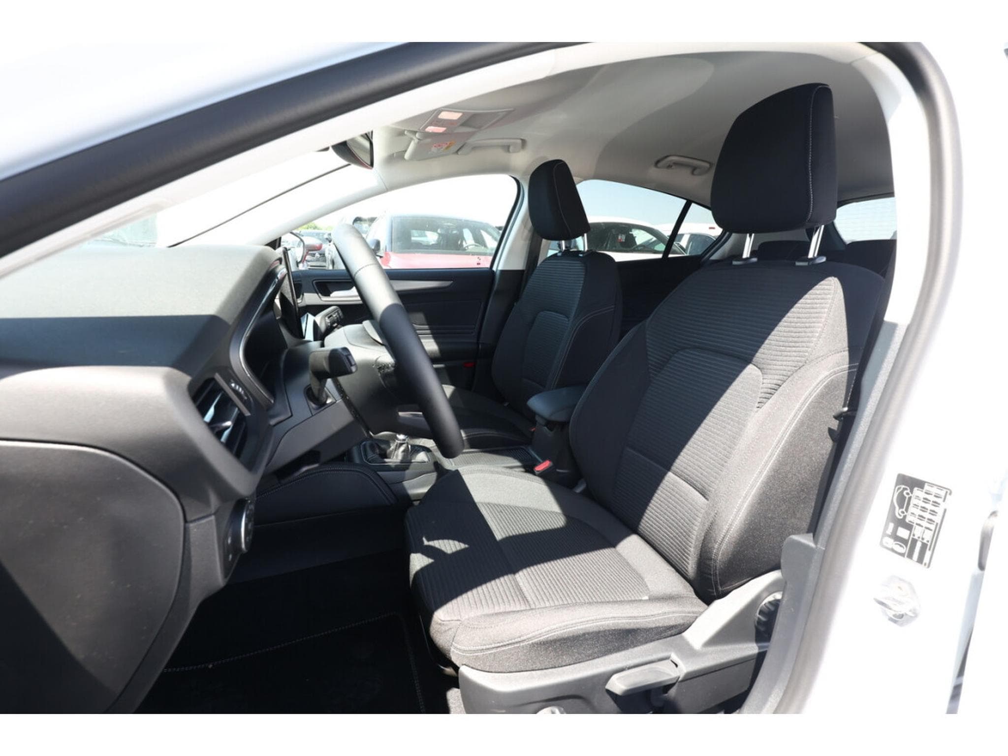 Ford Focus 1.0i Ecoboost 125 Titanium X (2026) - Photo 6