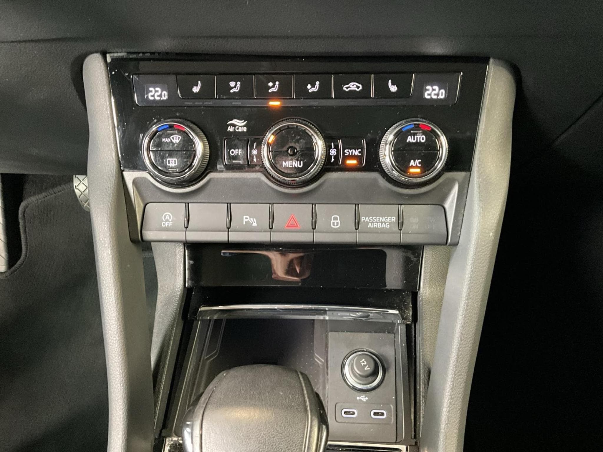 Skoda Karoq Style+DSG+4x4+P.Simply+AHK+LM18 (2022) - Foto 21