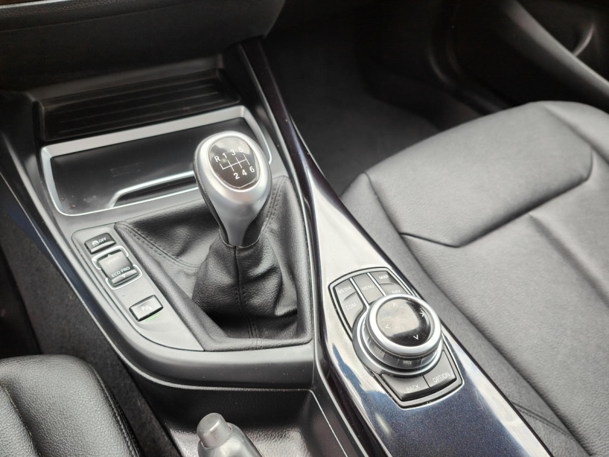BMW 116 116i INTERIEUR CUIR GPS BLUETOOTH RADAR AV/ARR (2018) - Foto 13