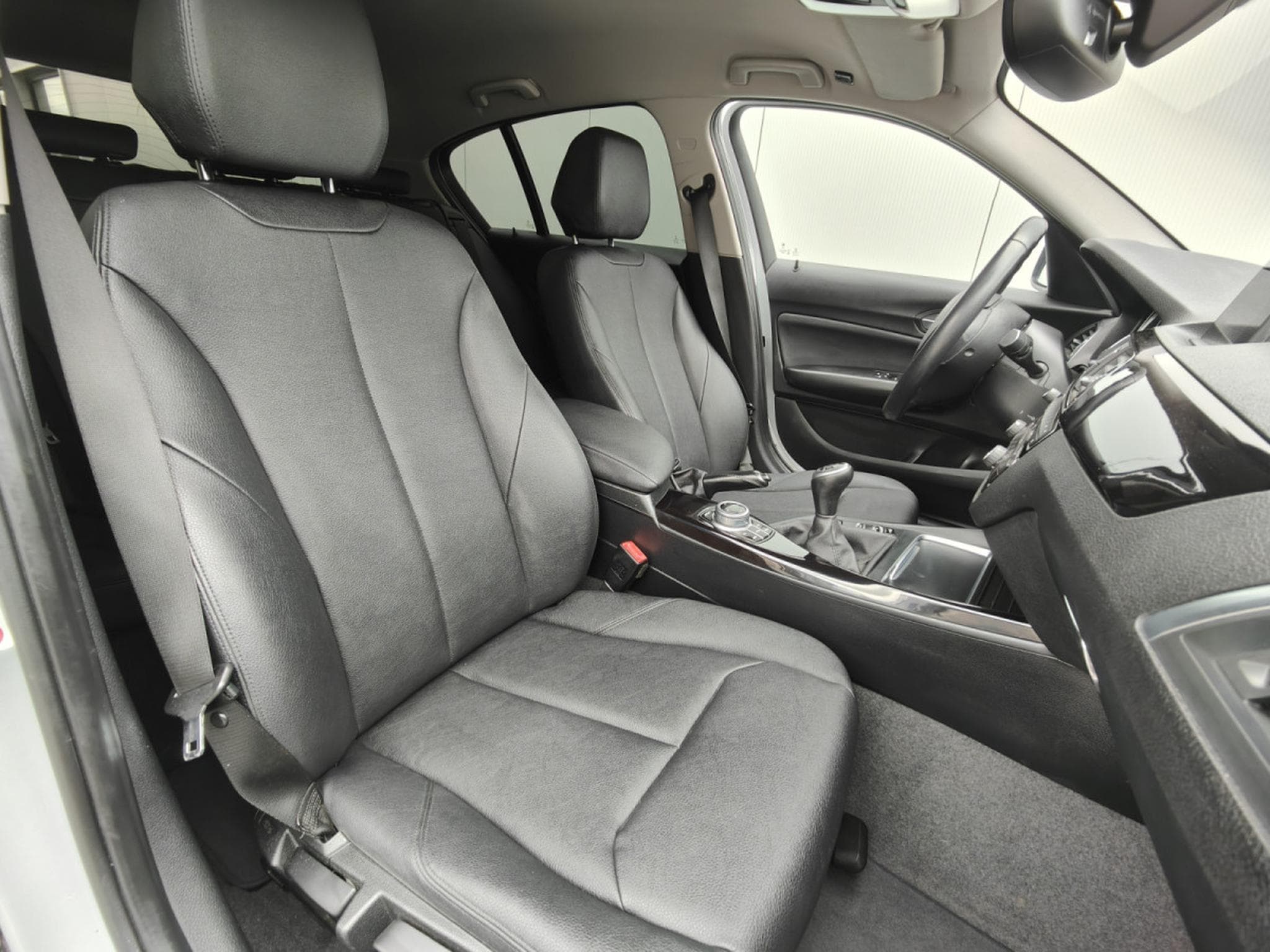 BMW 116 116i INTERIEUR CUIR GPS BLUETOOTH RADAR AV/ARR (2018) - Foto 7