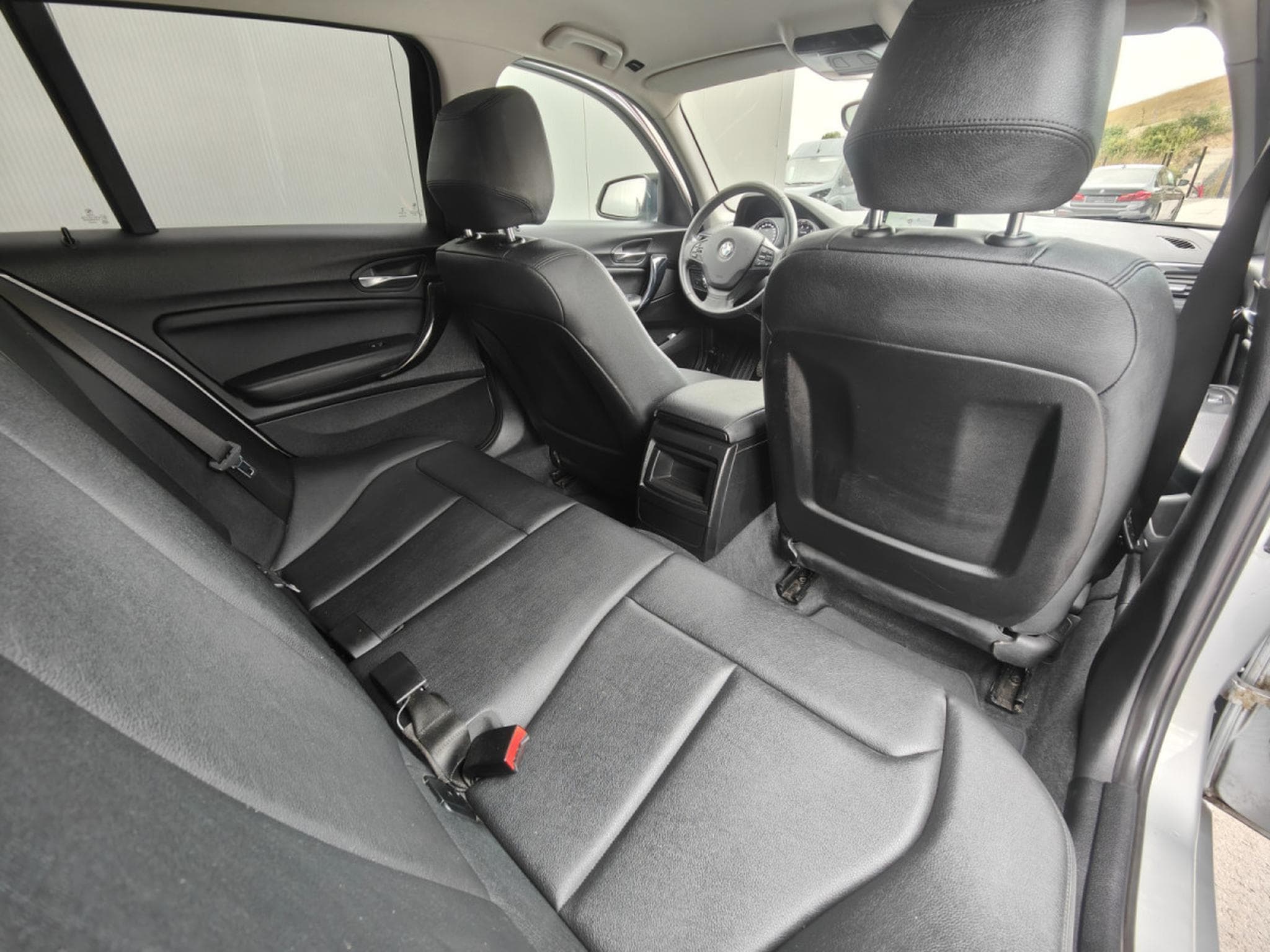 BMW 116 116i INTERIEUR CUIR GPS BLUETOOTH RADAR AV/ARR (2018) - Foto 8