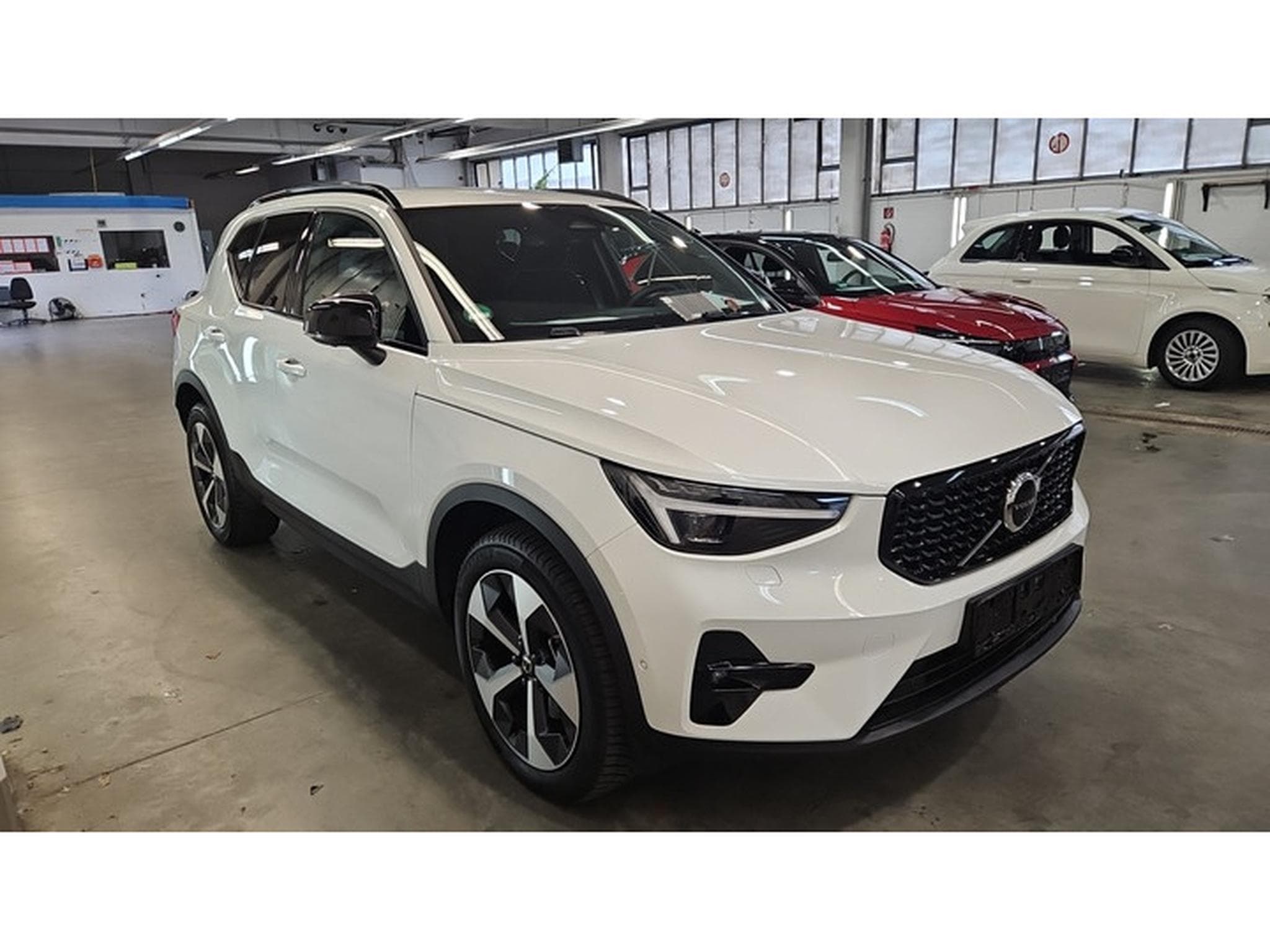 Volvo XC40 B3 Plus Dark DCT (2025) - Foto 3