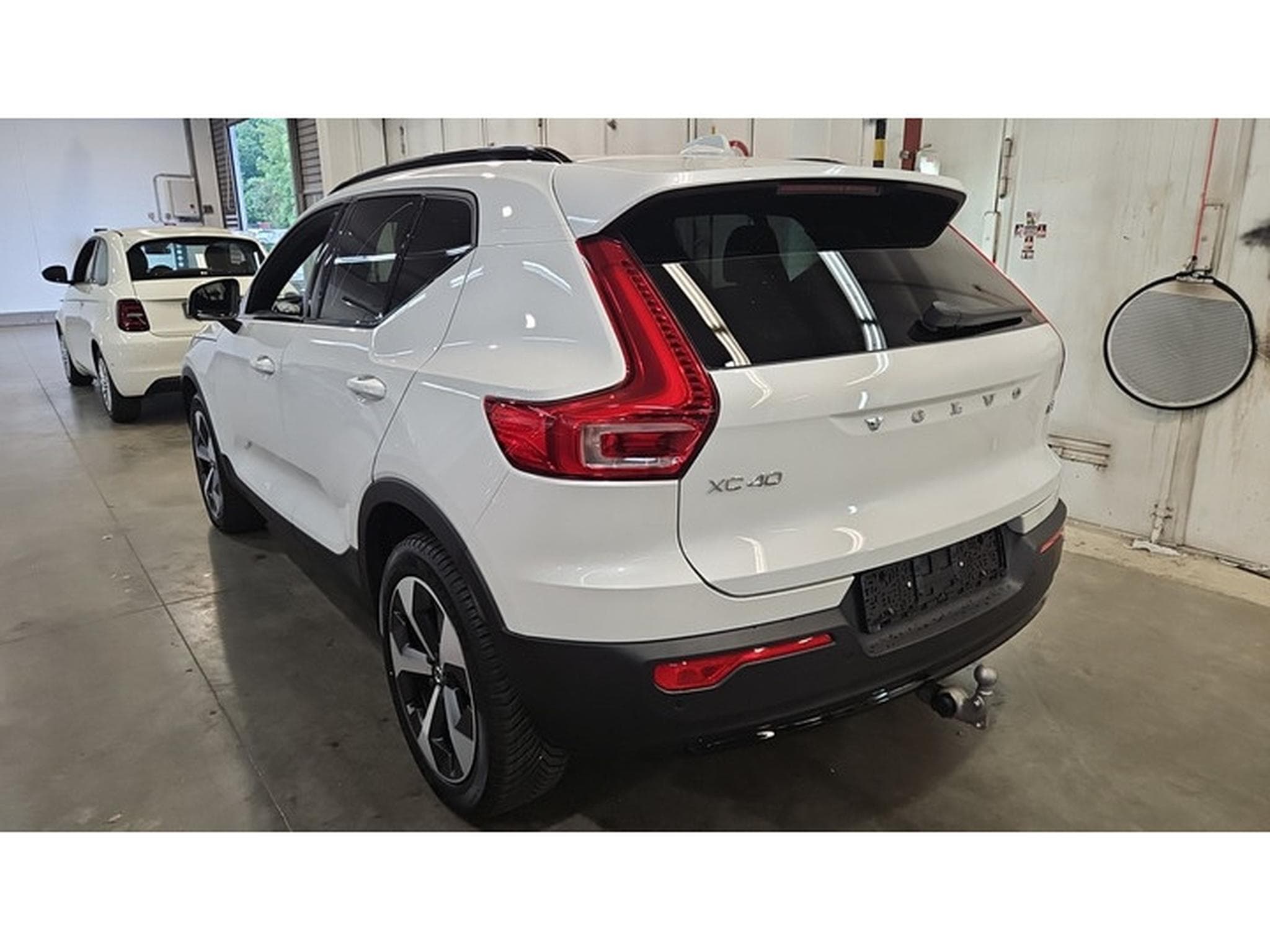 Volvo XC40 B3 Plus Dark DCT (2025) - Foto 4