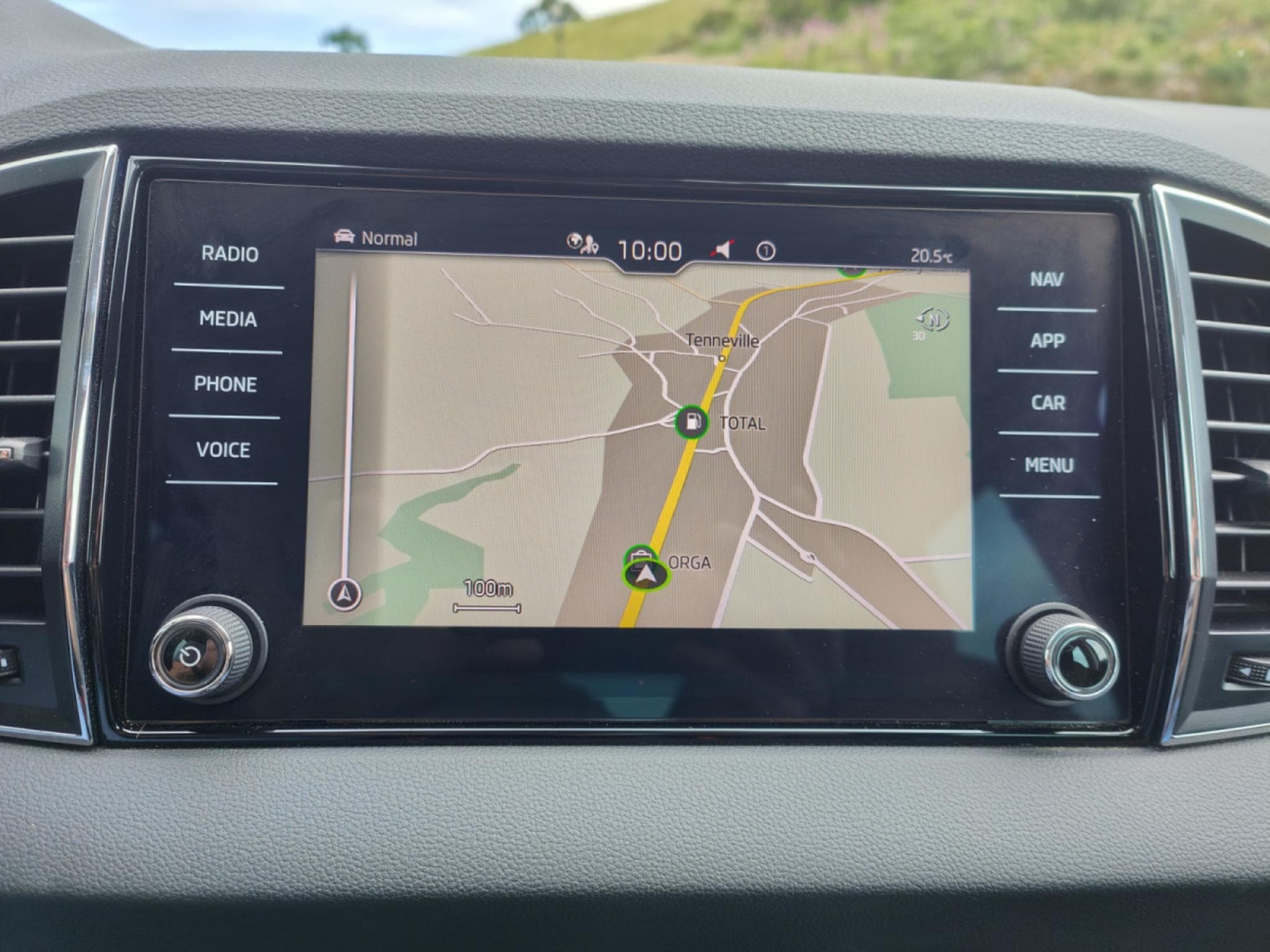 Skoda Karoq 2.0 TDI DSG CARPLAY GPS CAMERA ATTELAGE (2023) - Foto 17