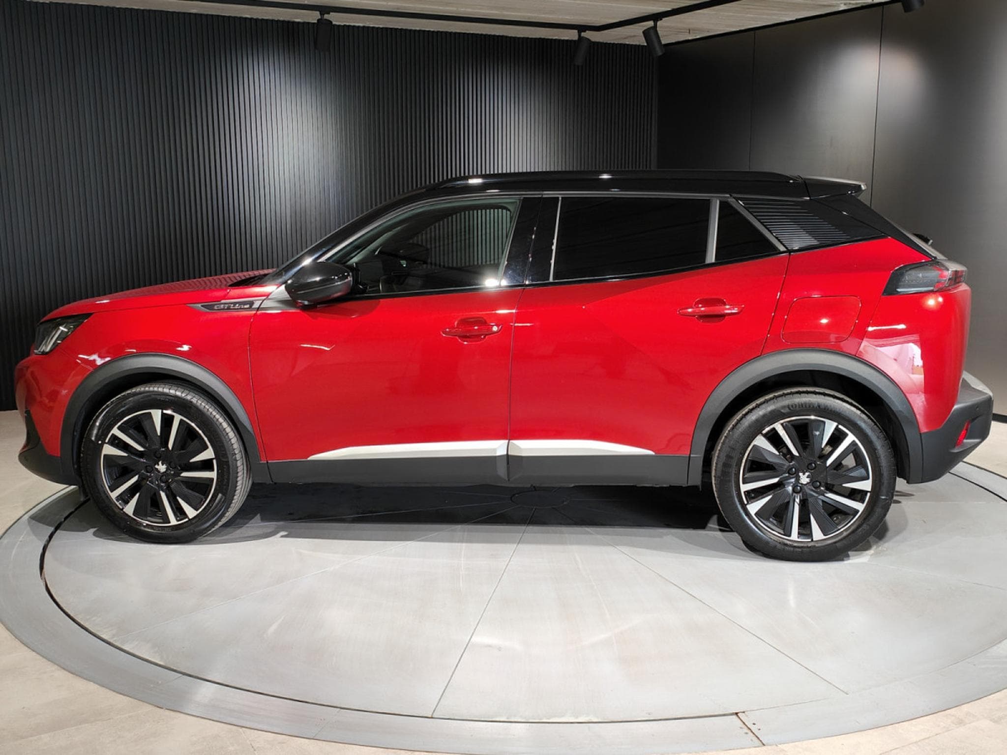 Peugeot 2008 1.5 HDI GT-LINE EAT8 CARPLAY CAMERA 360 TOIT OUVRANT (2020) - Foto 5