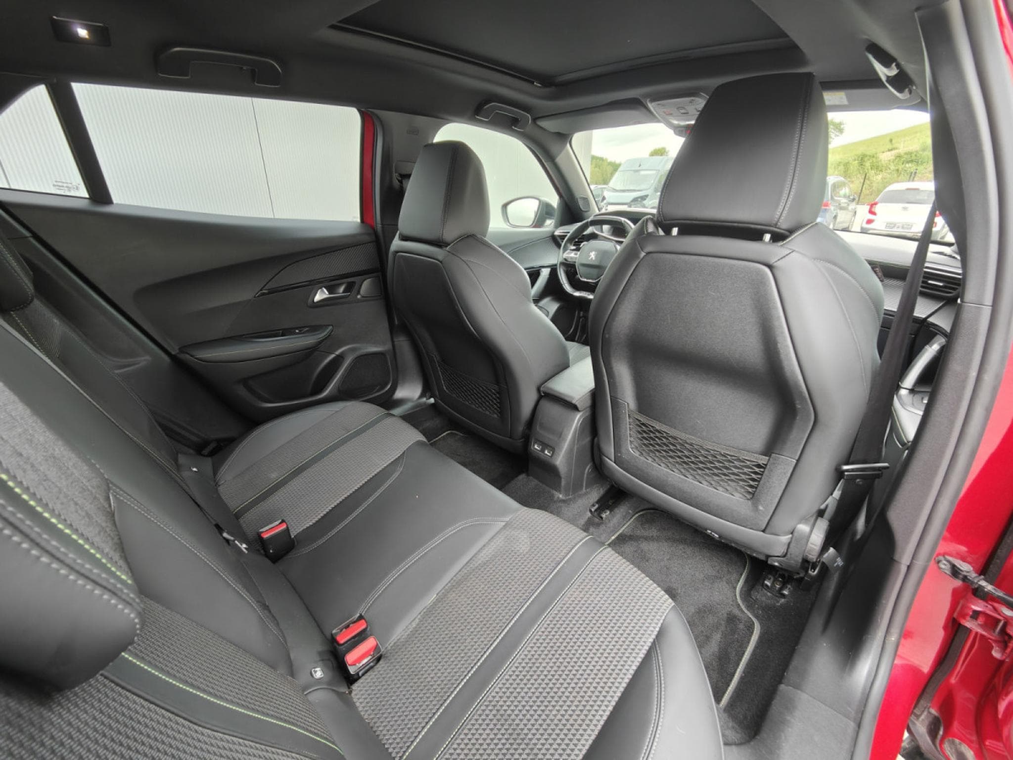 Peugeot 2008 1.5 HDI GT-LINE EAT8 CARPLAY CAMERA 360 TOIT OUVRANT (2020) - Foto 8