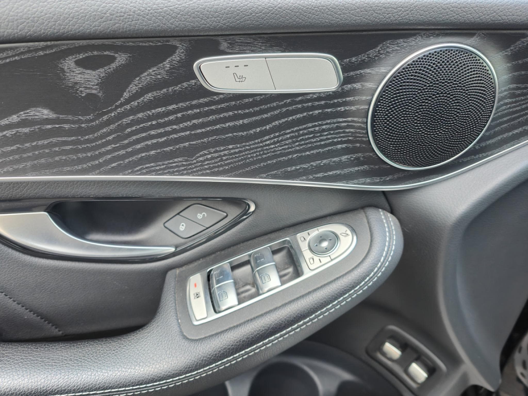 Mercedes GLC 220 GLC 220d 4MATIC PACK AMG CARPLAY SUSPENSION PNEU CAMERA 360 (2020) - Foto 15