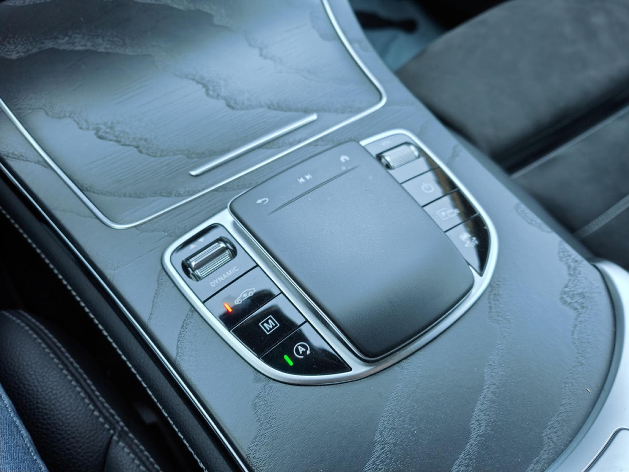 Mercedes GLC 220 GLC 220d 4MATIC PACK AMG CARPLAY SUSPENSION PNEU CAMERA 360 (2020) - Foto 20