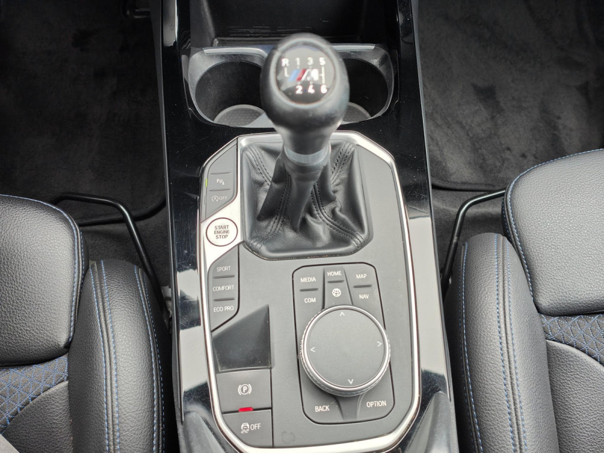 BMW 118 118I PACK M GPS CAMERA CARPLAY SIEGES CHAUFFANTS (2021) - Foto 12