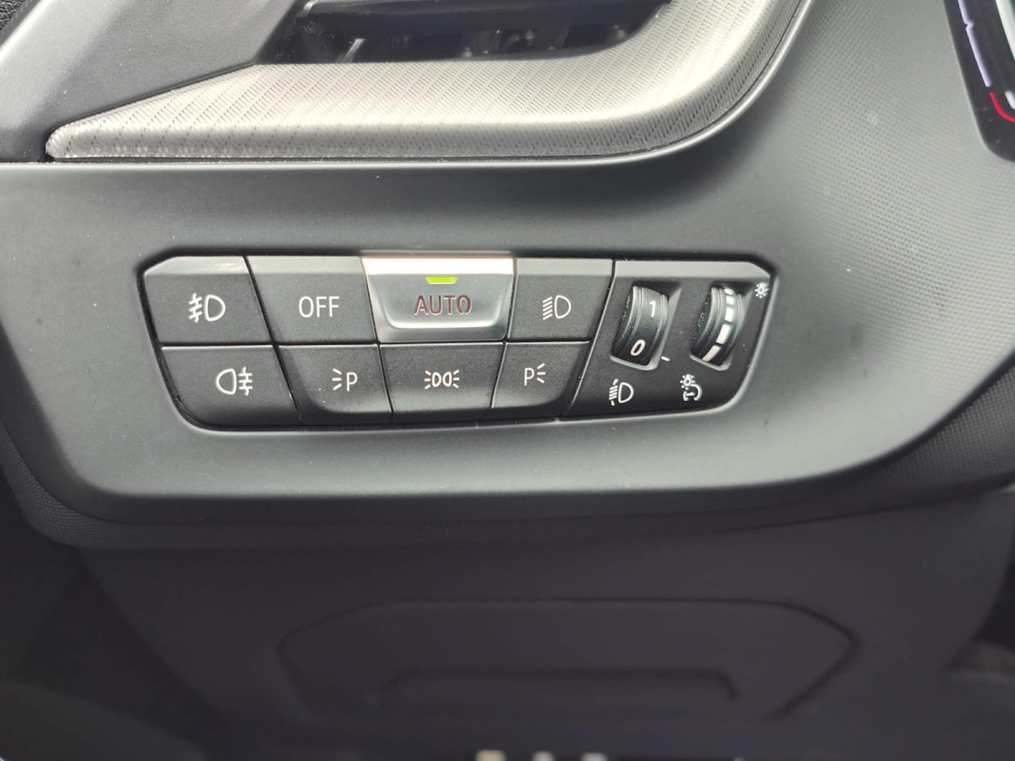 BMW 118 118I PACK M GPS CAMERA CARPLAY SIEGES CHAUFFANTS (2021) - Foto 14