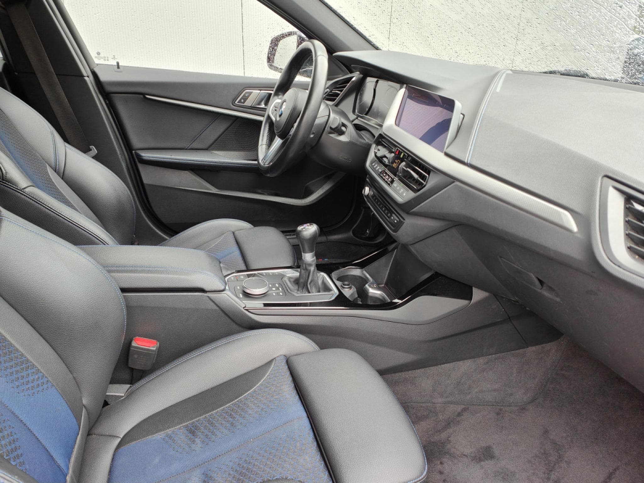 BMW 118 118I PACK M GPS CAMERA CARPLAY SIEGES CHAUFFANTS (2021) - Foto 7