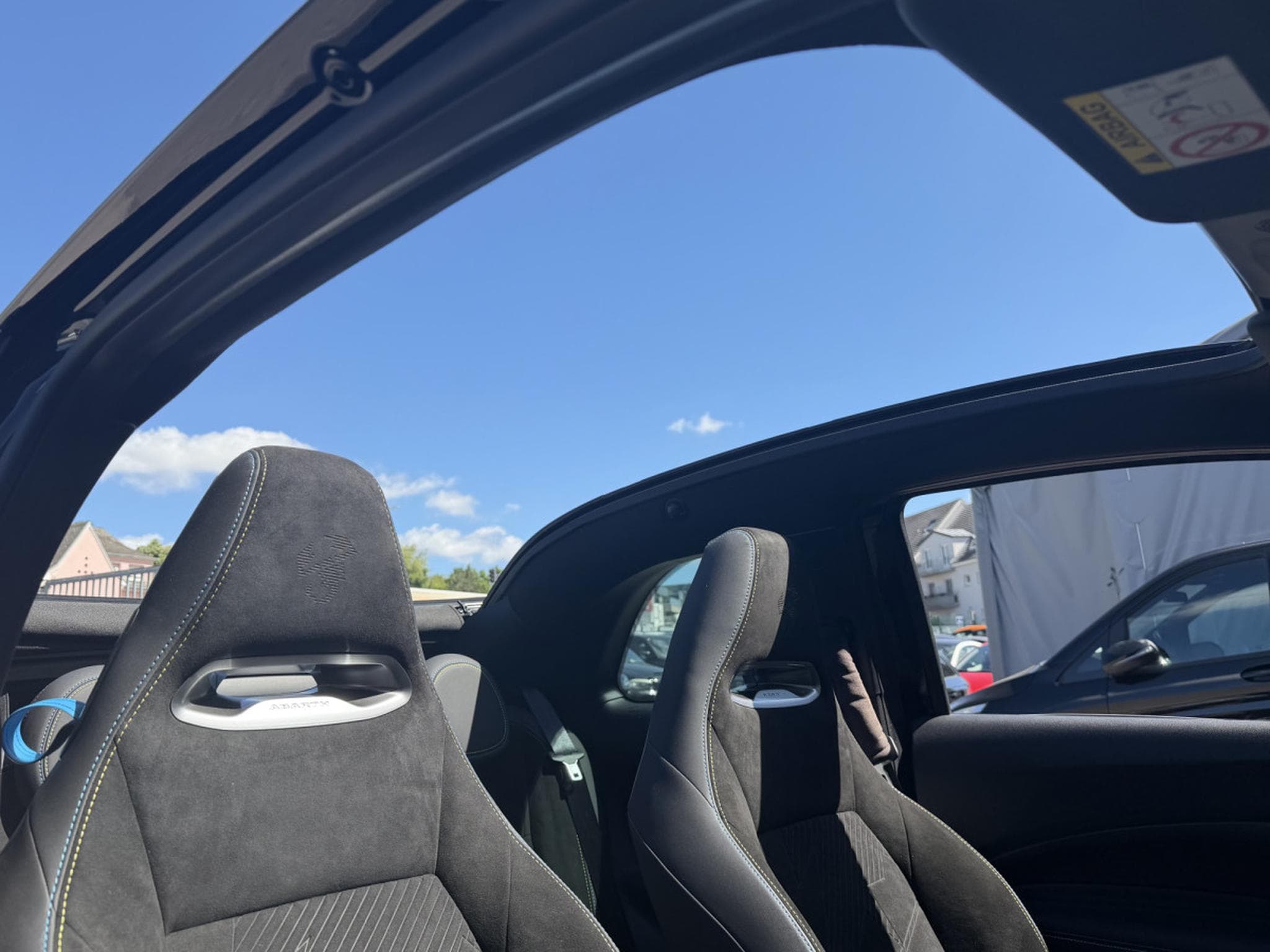 Abarth 500 CABRIO TURISMO LED CUIR NAVI 1 HAND (2023) - Foto 6