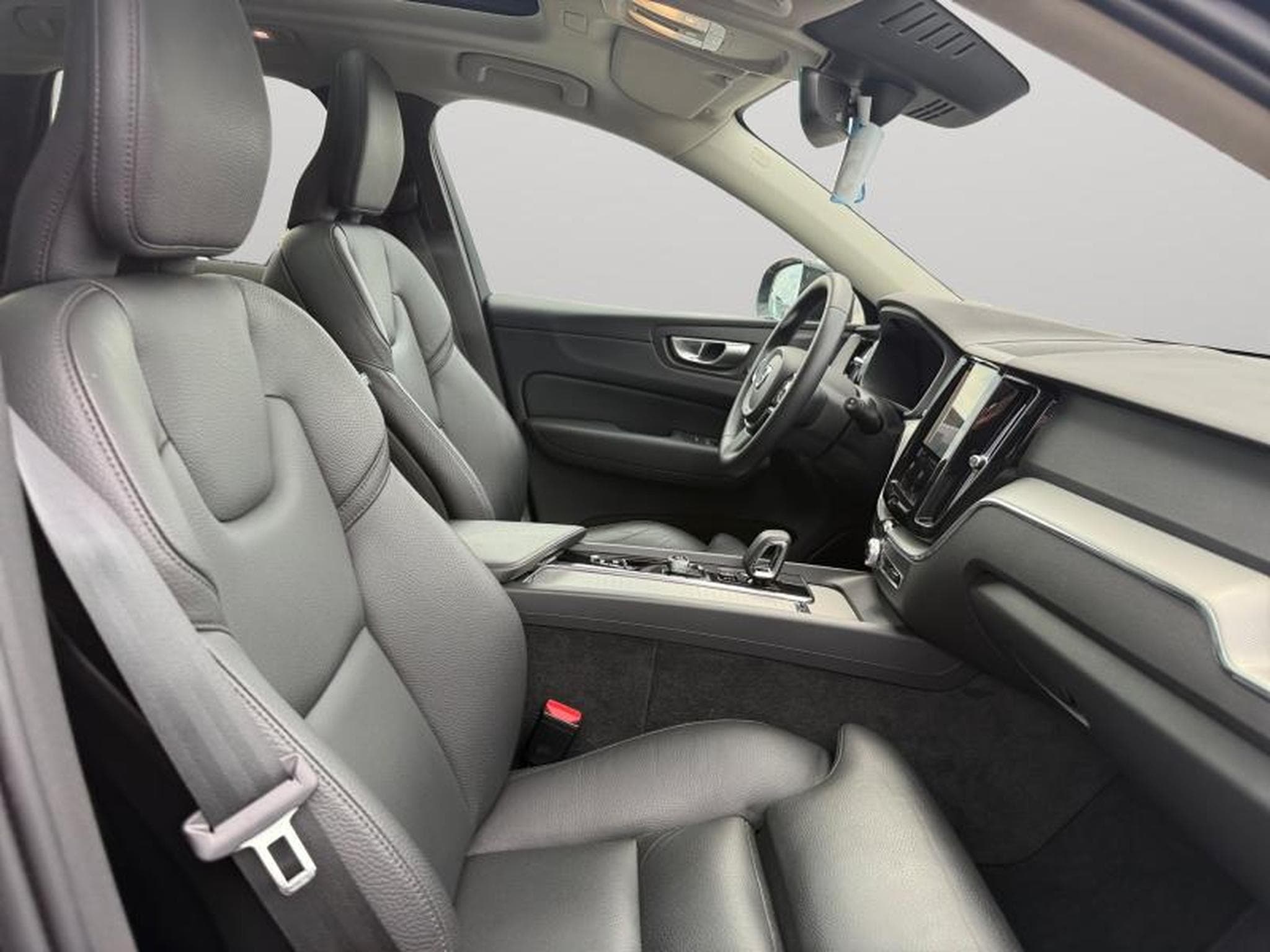 Volvo XC60 B4 Plus Dark / Essence (2024) - Foto 15