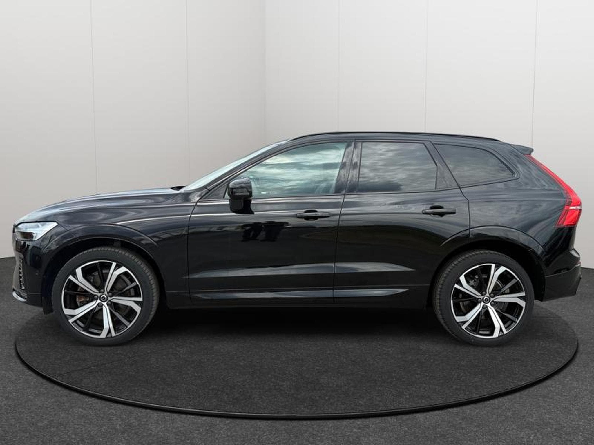 Volvo XC60 B4 Plus Dark / Essence (2024) - Foto 2