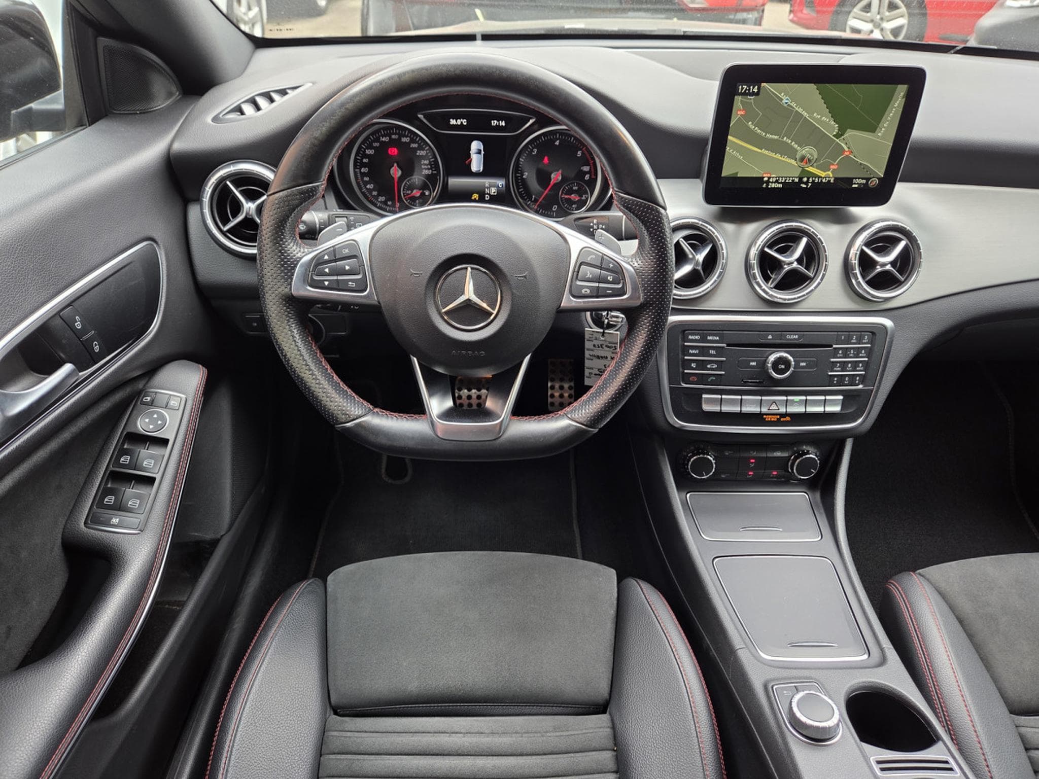 Mercedes CLA 200 Shooting Brake 7G-DCT AMG-LINE (2017) - Photo 11
