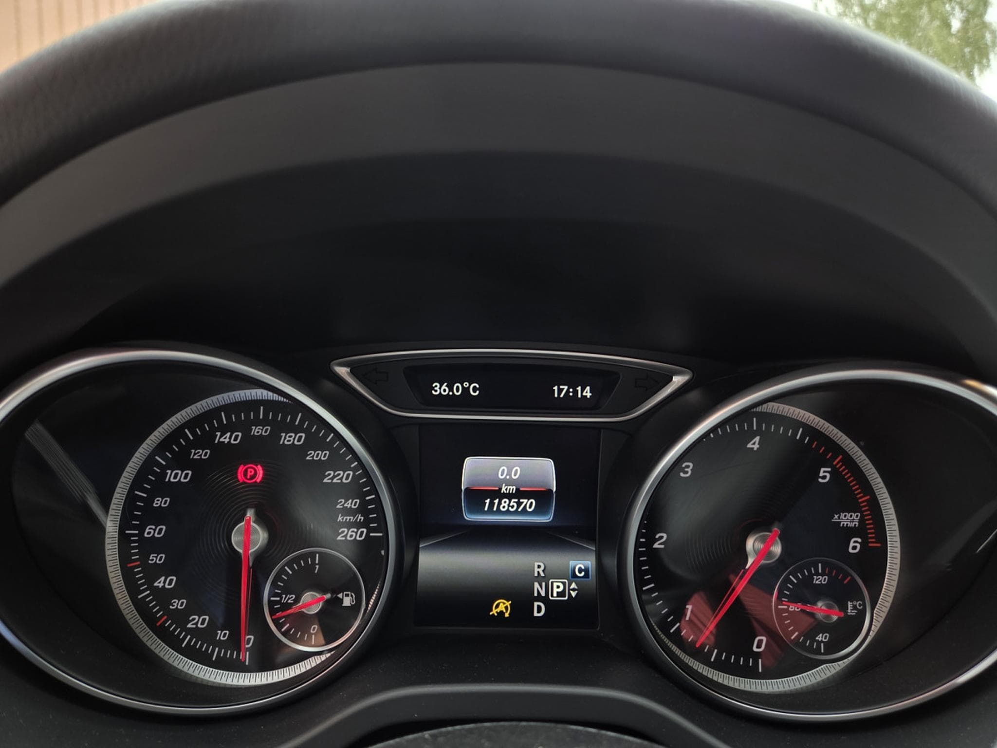 Mercedes CLA 200 Shooting Brake 7G-DCT AMG-LINE (2017) - Photo 12