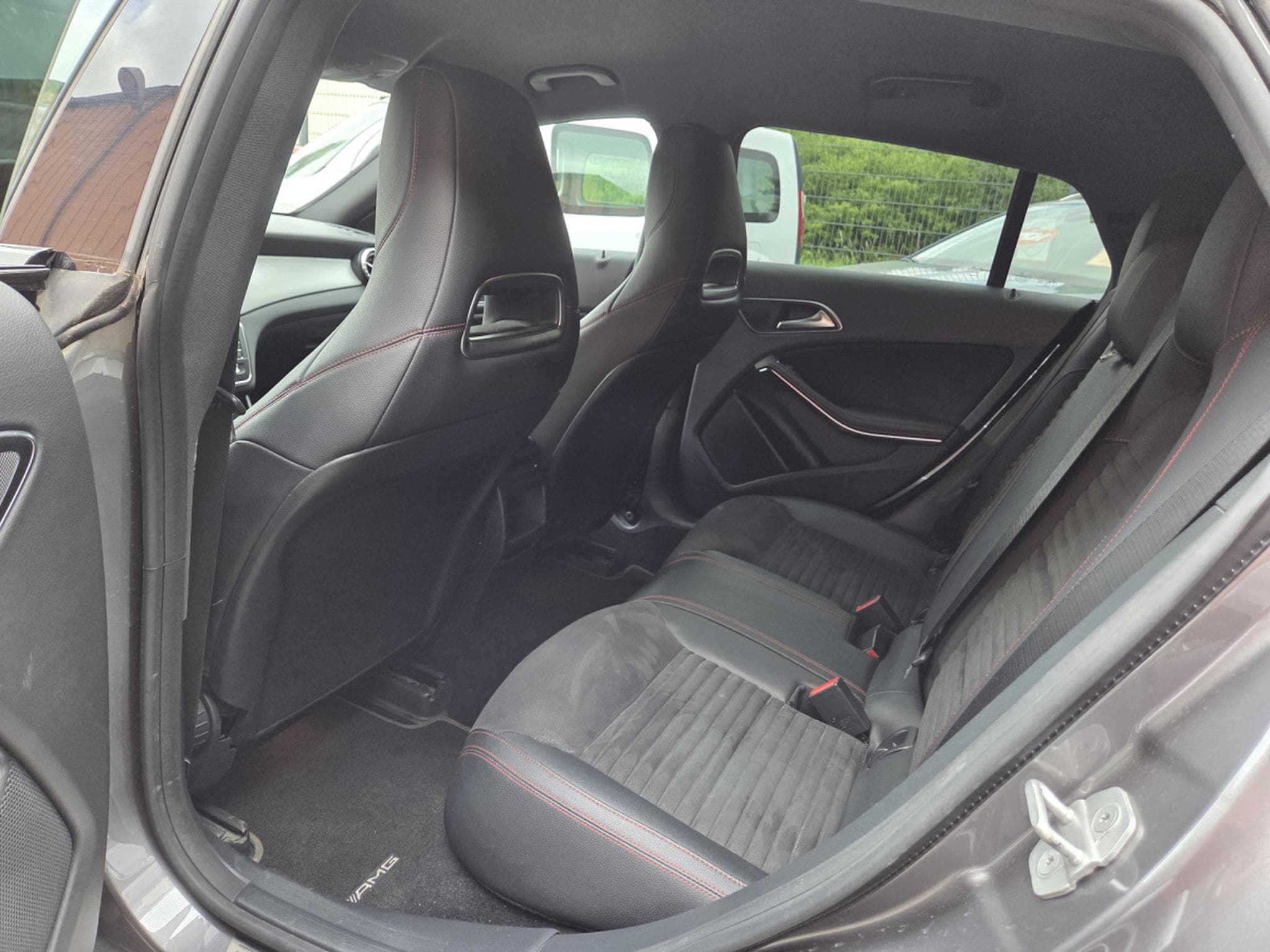 Mercedes CLA 200 Shooting Brake 7G-DCT AMG-LINE (2017) - Photo 20