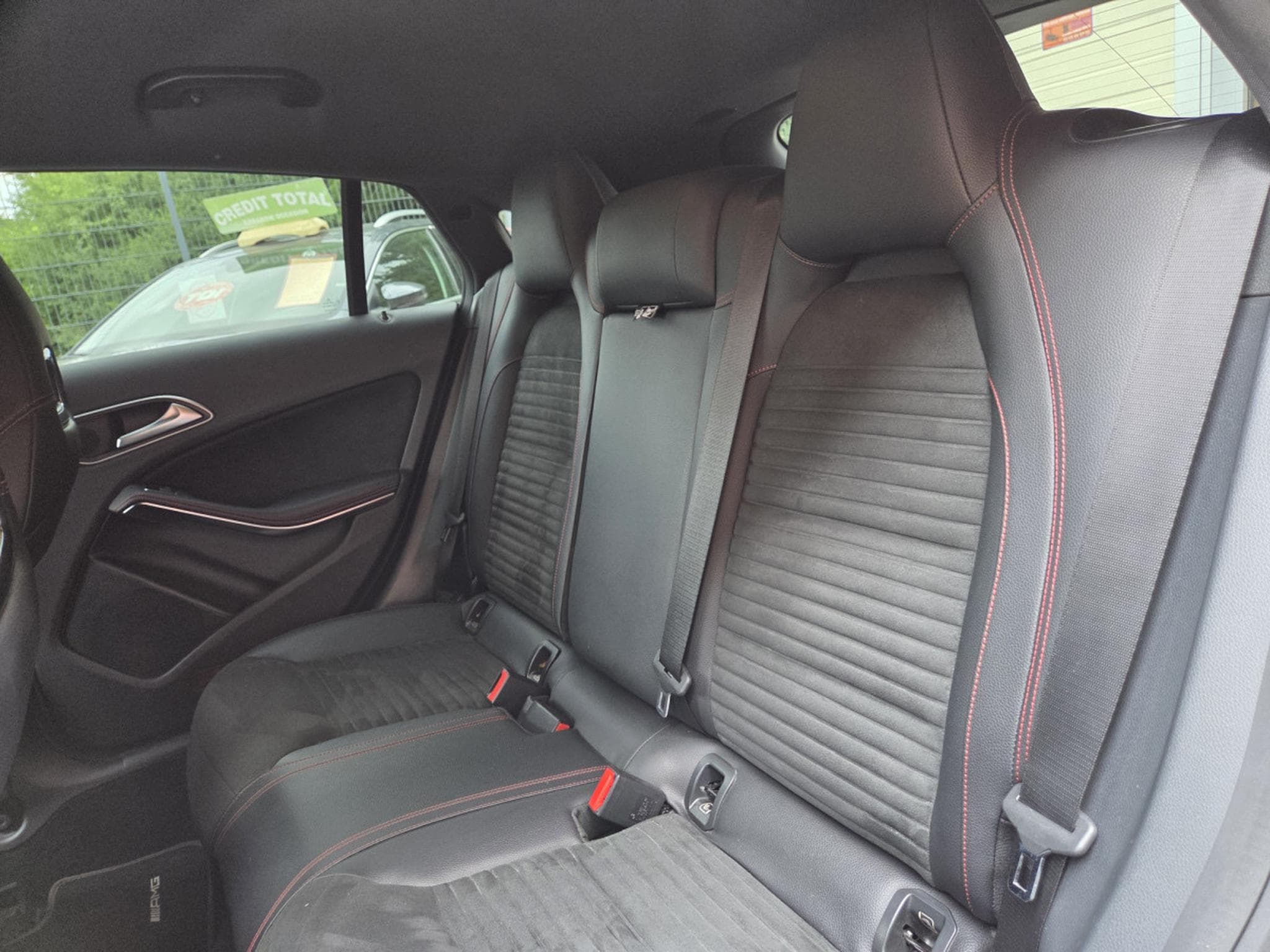 Mercedes CLA 200 Shooting Brake 7G-DCT AMG-LINE (2017) - Photo 22