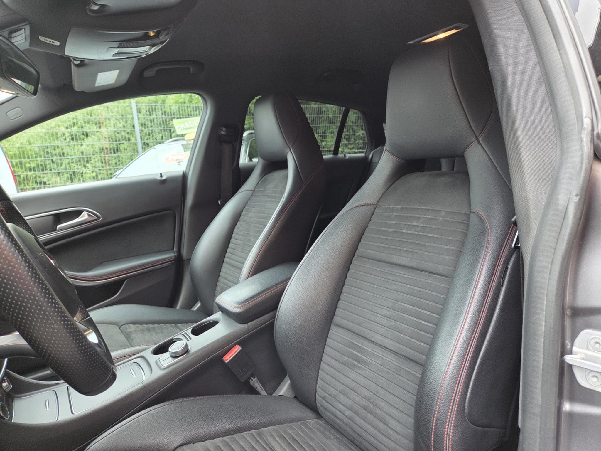 Mercedes CLA 200 Shooting Brake 7G-DCT AMG-LINE (2017) - Photo 9