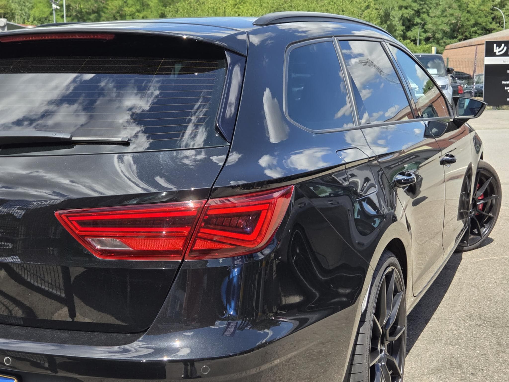 Seat Leon ST CUPRA DSG 300CV (2017) - Photo 5