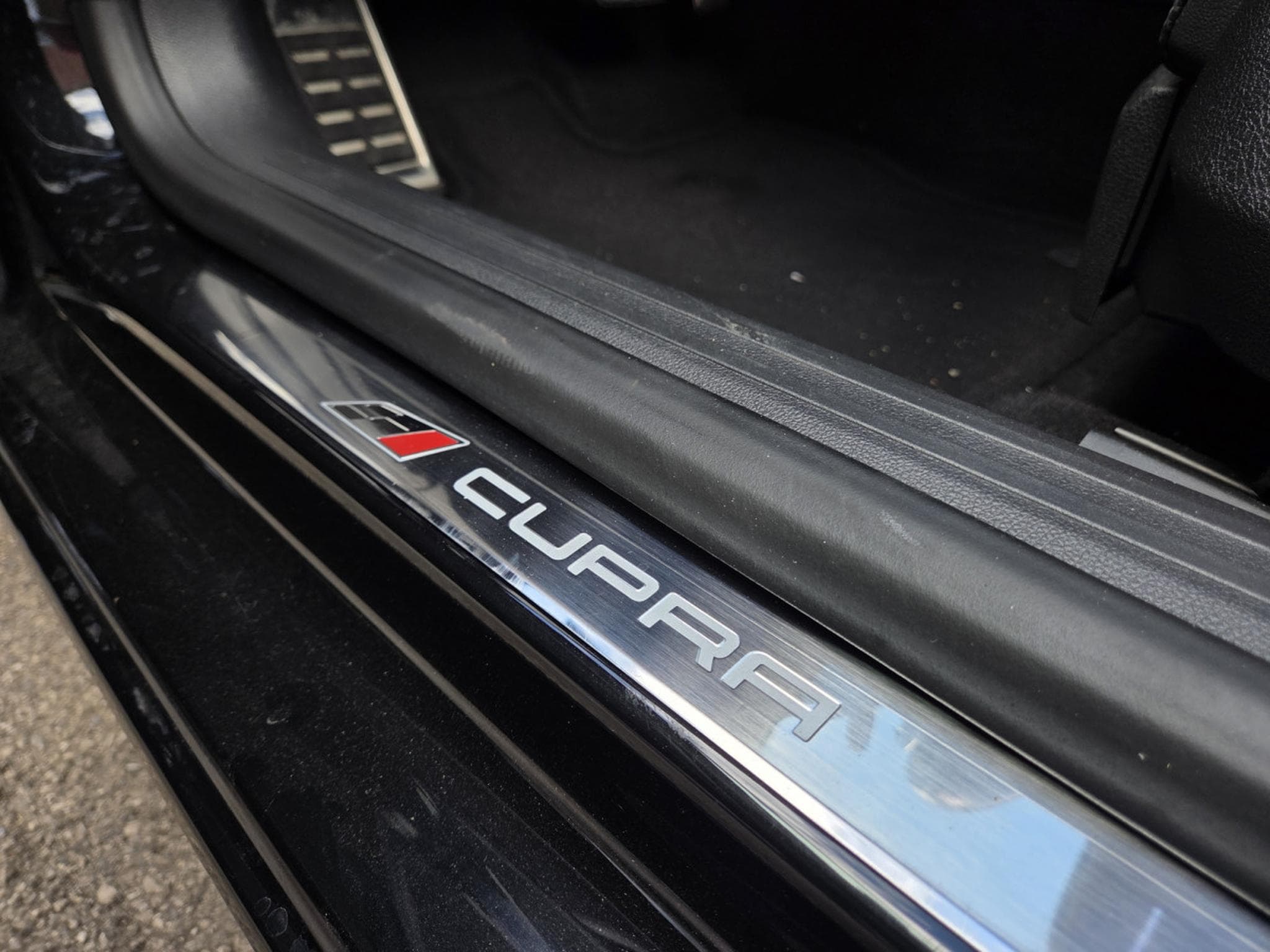 Seat Leon ST CUPRA DSG 300CV (2017) - Photo 6