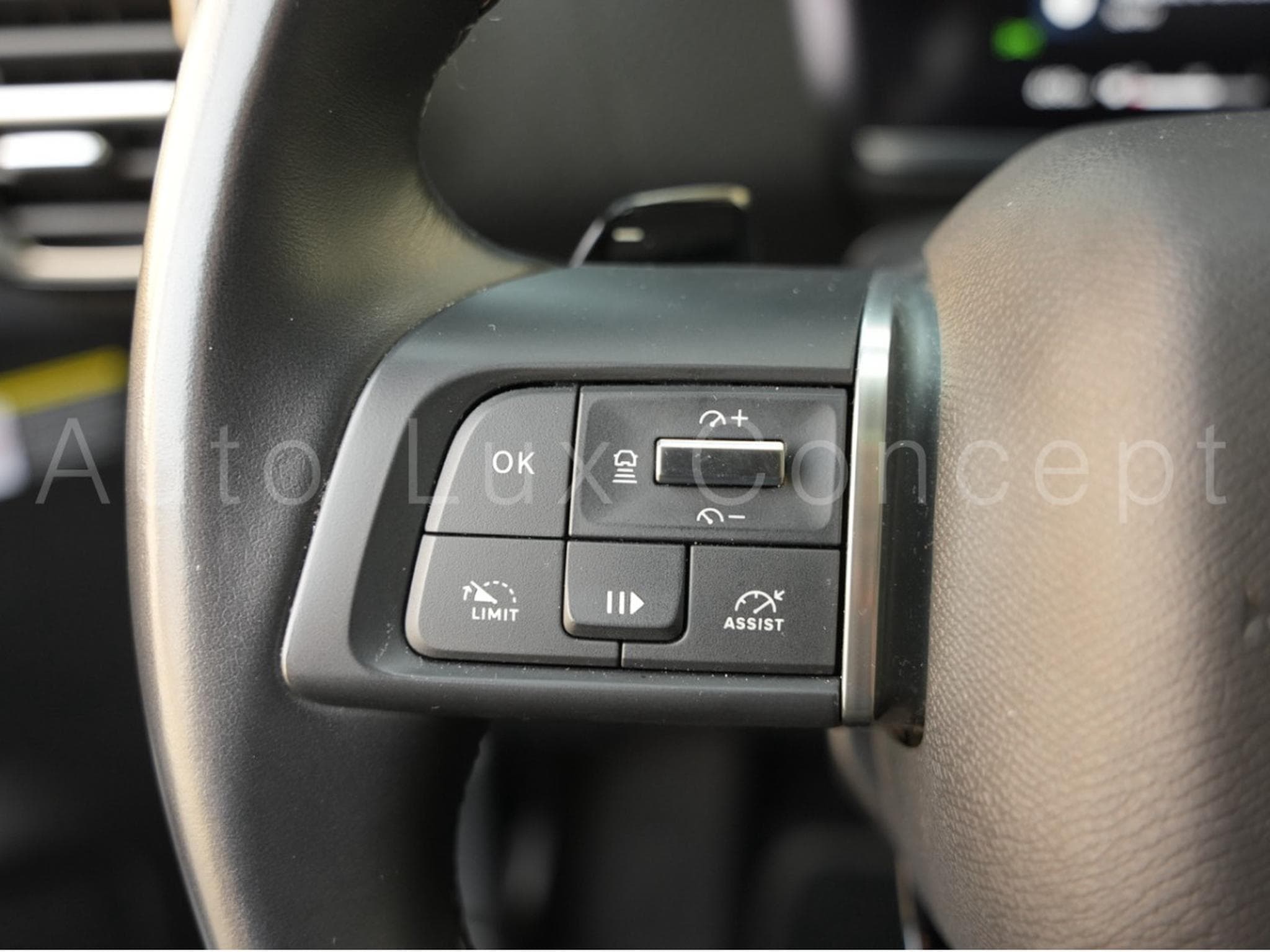 Citroën C4 1.5 BlueHDi 130 S&S EAT8 MAX (2024) - Photo 16