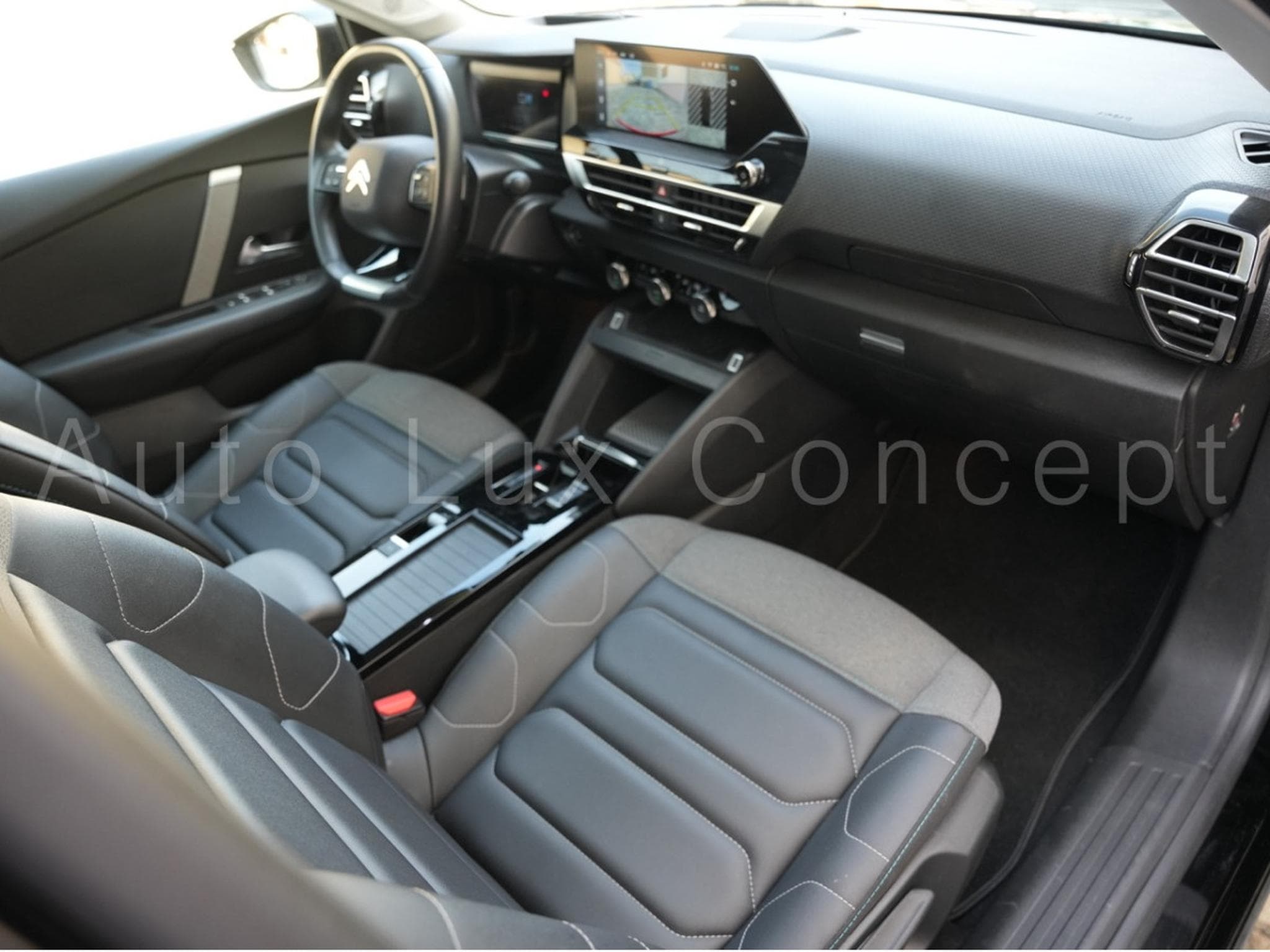 Citroën C4 1.5 BlueHDi 130 S&S EAT8 MAX (2024) - Photo 6