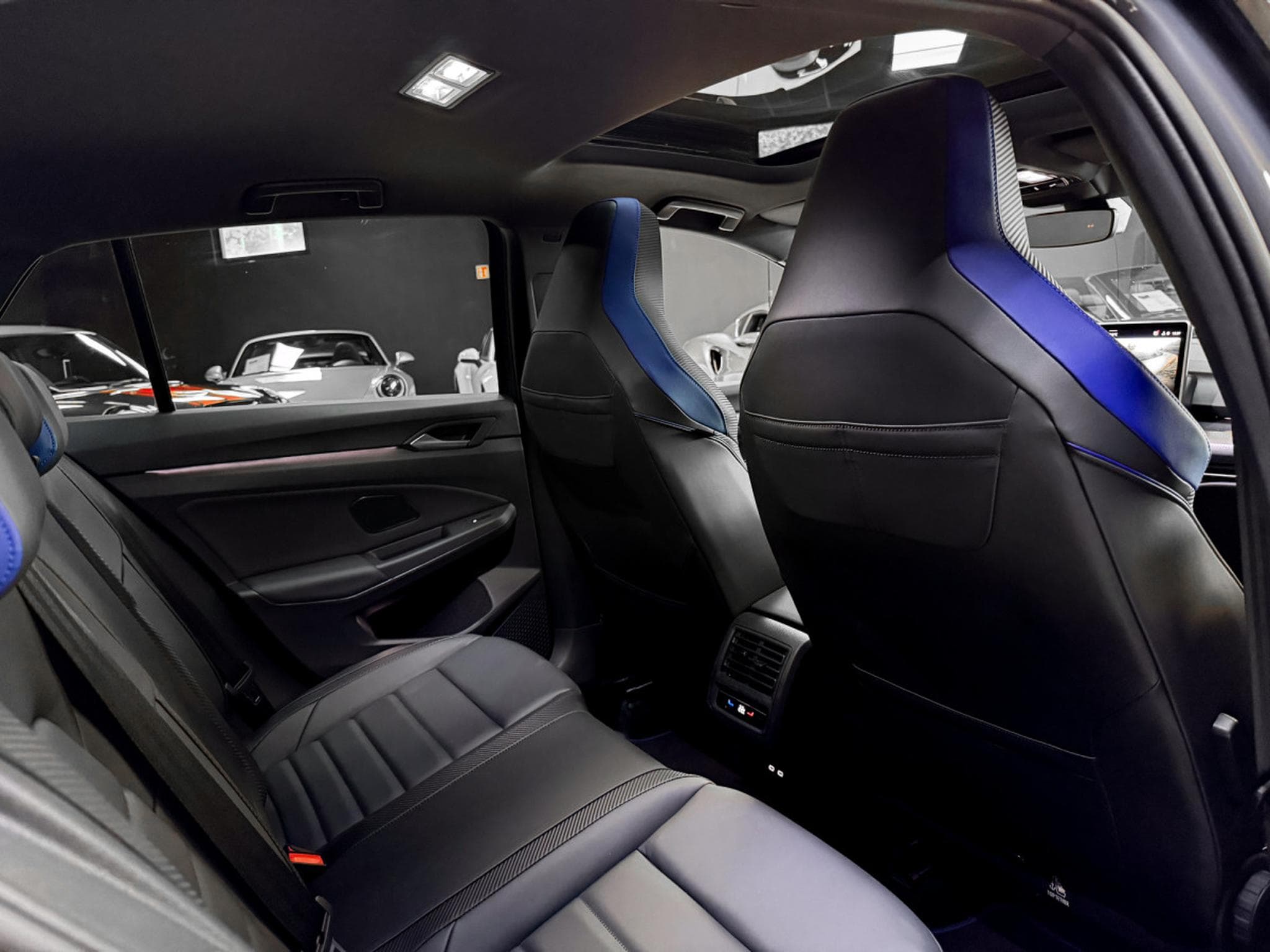VW Golf R R Performance / Akrapovic / 360° / Head UP / Facelift (2026) - Photo 12