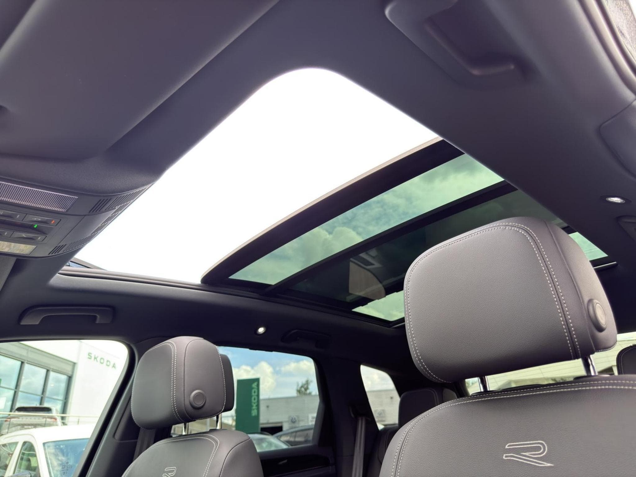 VW Touareg R-Line (2026) - Photo 14