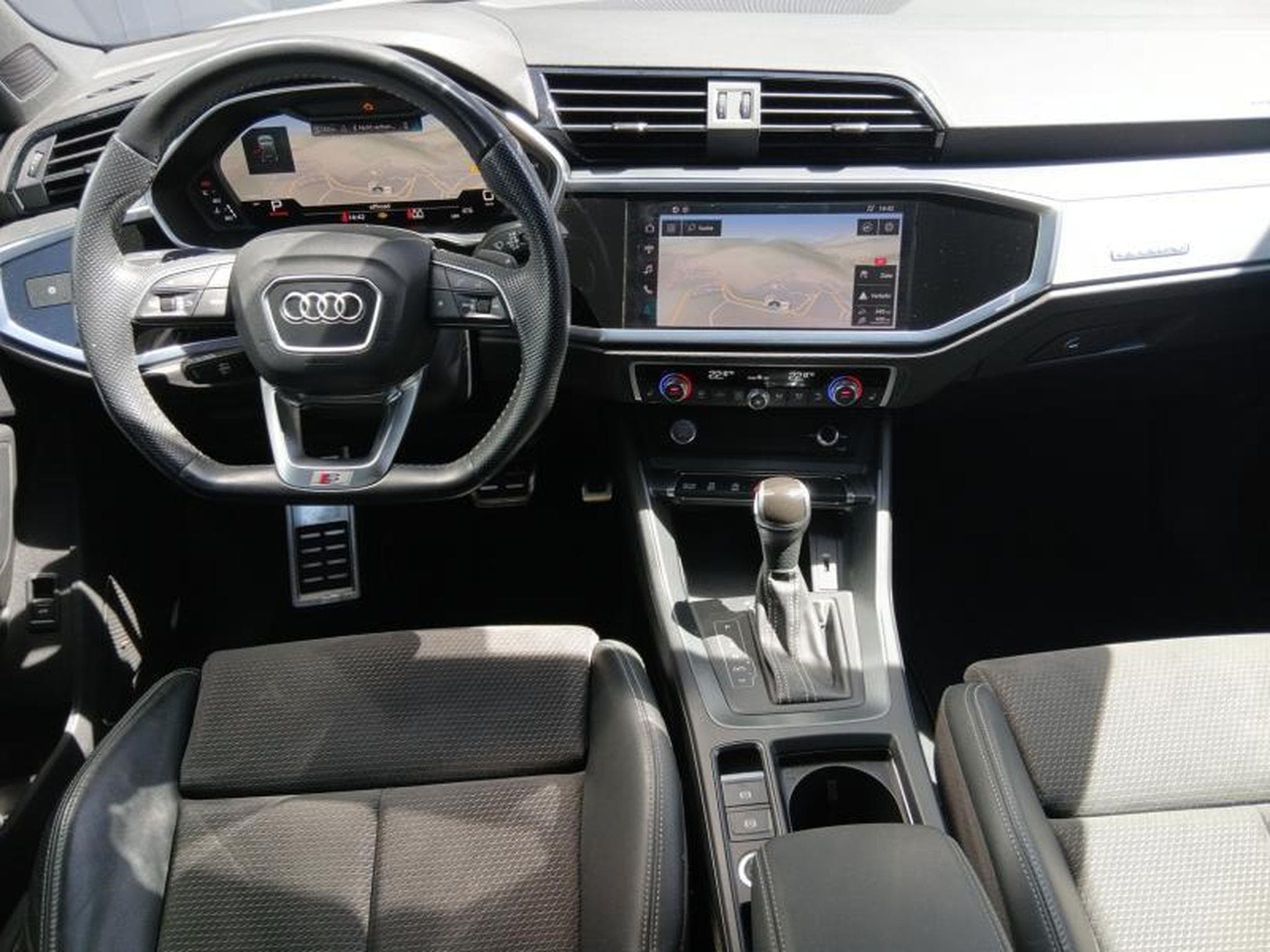 Audi Q3 S-Line 40 TFSI quattro s-tronic (2019) - Photo 8