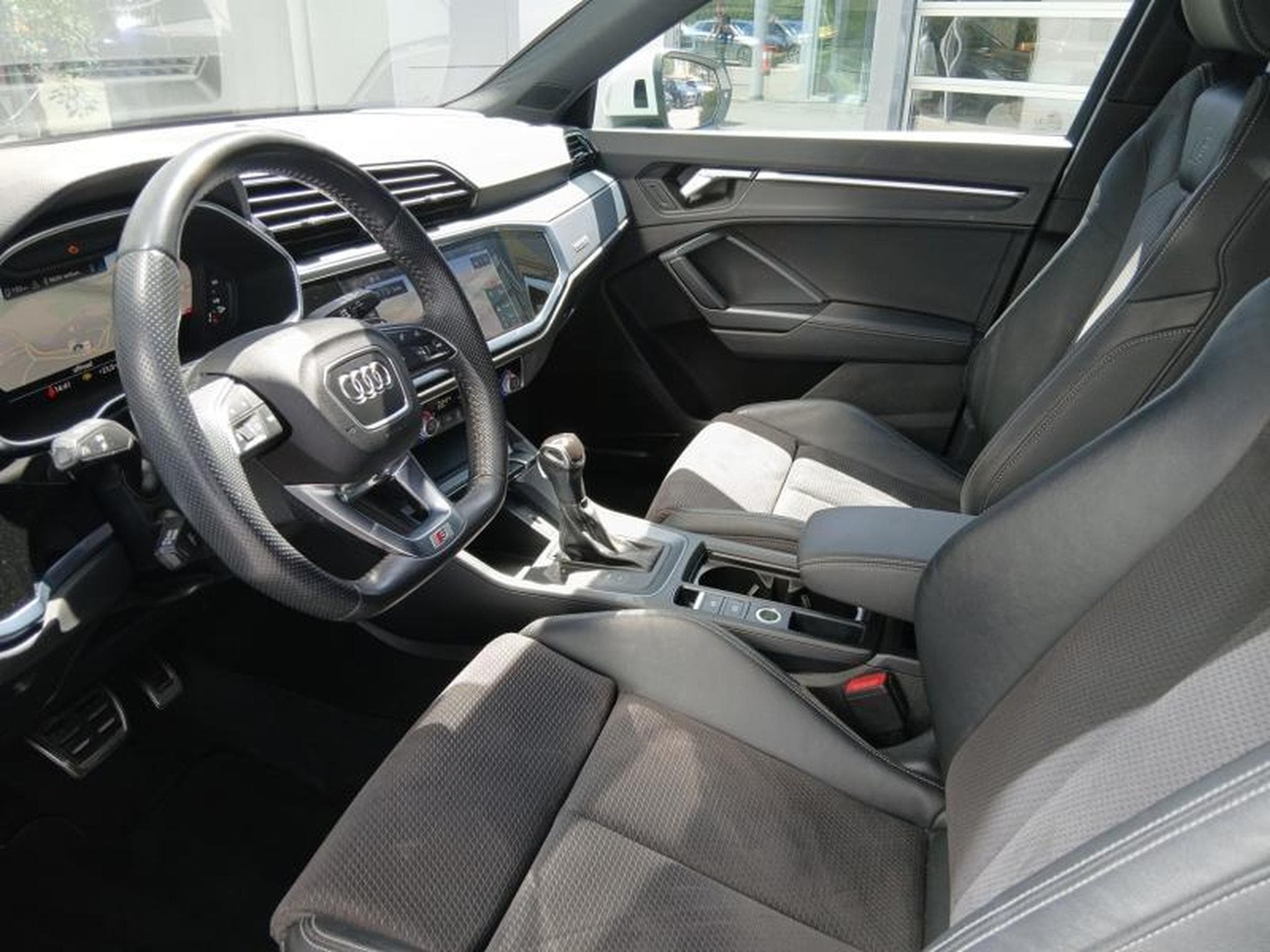 Audi Q3 S-Line 40 TFSI quattro s-tronic (2019) - Photo 9