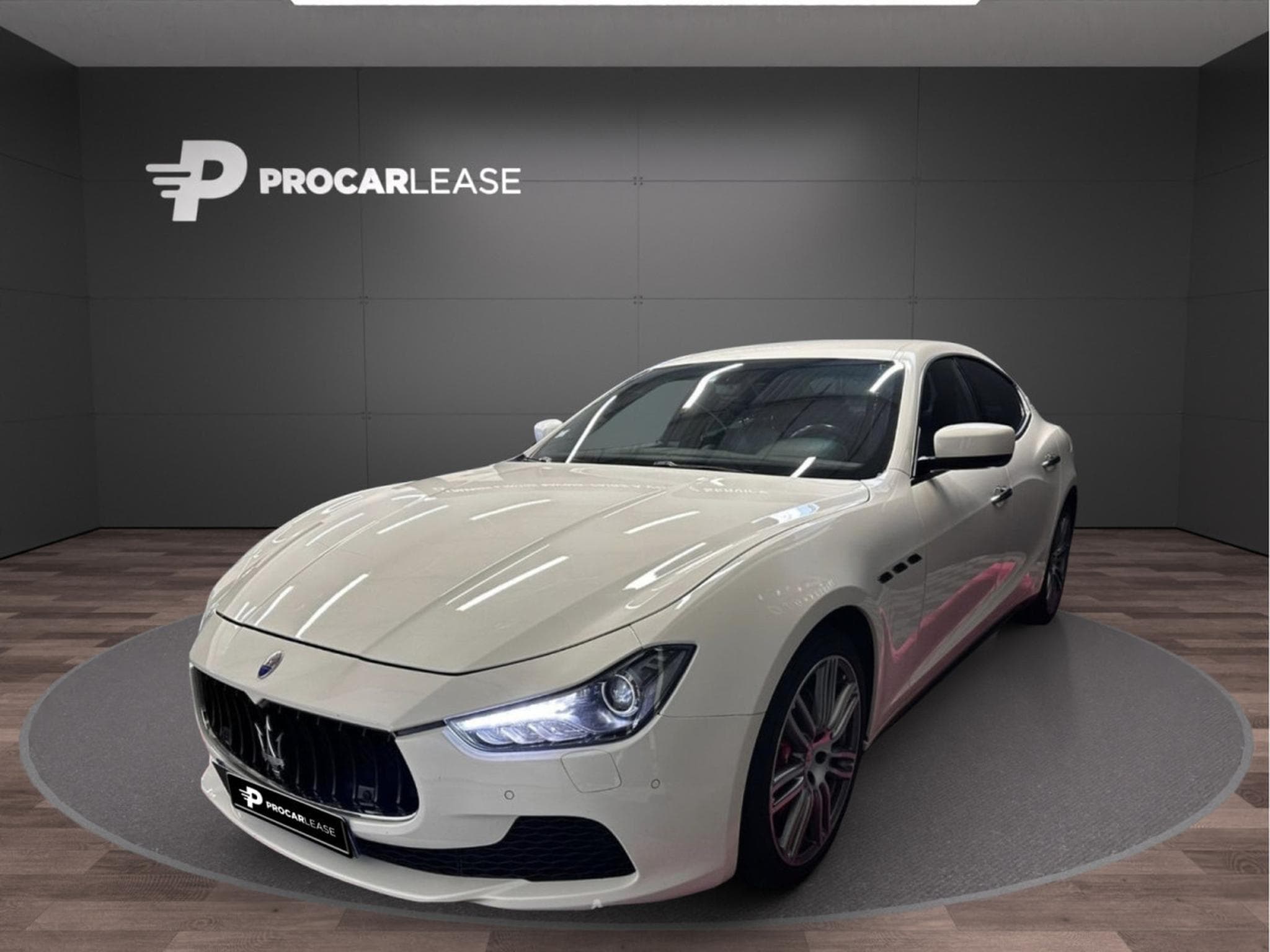 Maserati Ghibli 3.0 V6 S Automatik/ Bi-Xenon/Camera/Carbonne/20/Leder/VOLL (2016) - Photo 1
