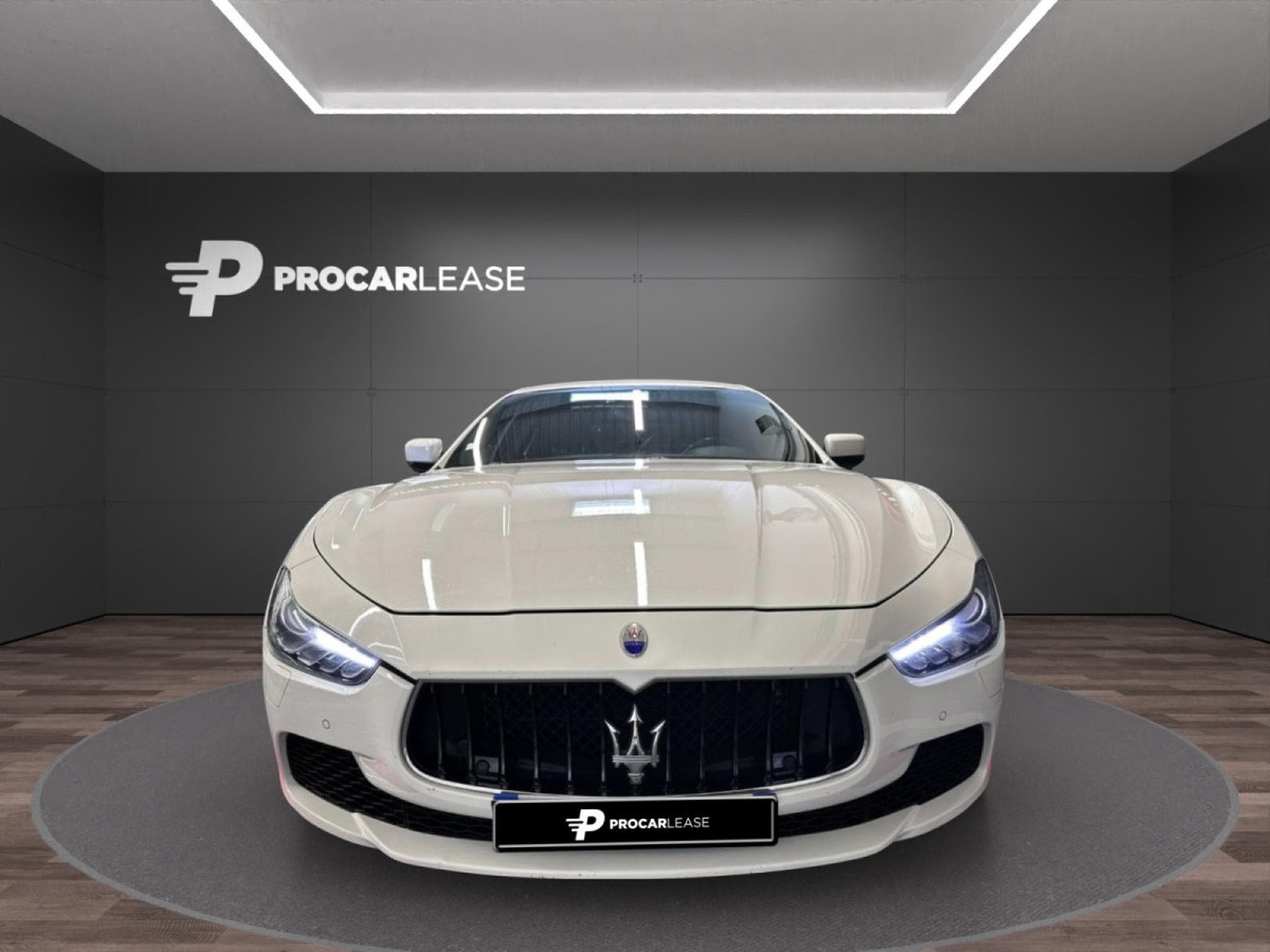 Maserati Ghibli 3.0 V6 S Automatik/ Bi-Xenon/Camera/Carbonne/20/Leder/VOLL (2016) - Photo 2