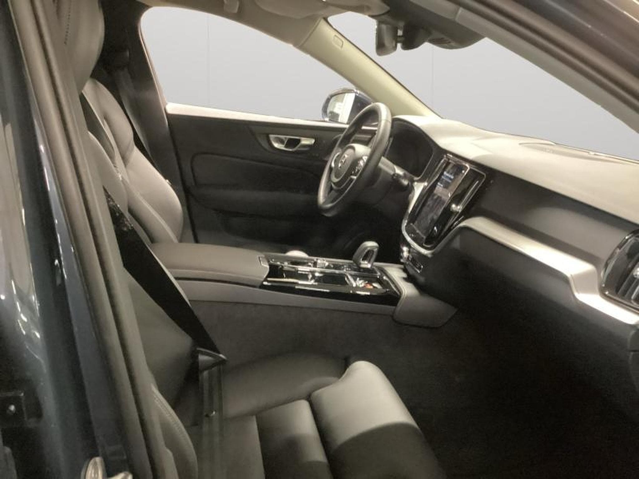 Volvo V60 T6 Plus Bright / Hybride (2025) - Photo 16