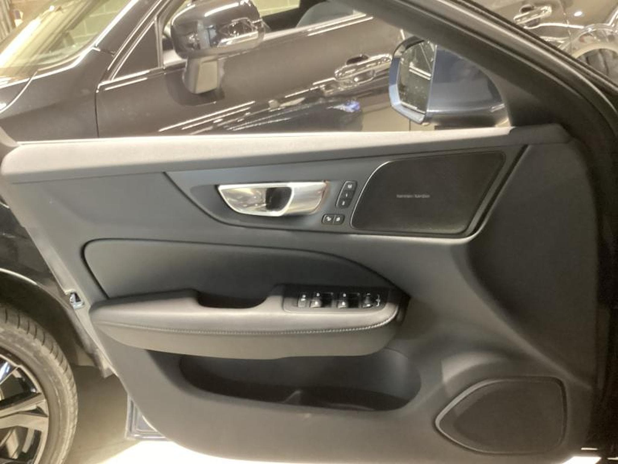 Volvo V60 T6 Plus Bright / Hybride (2025) - Photo 21