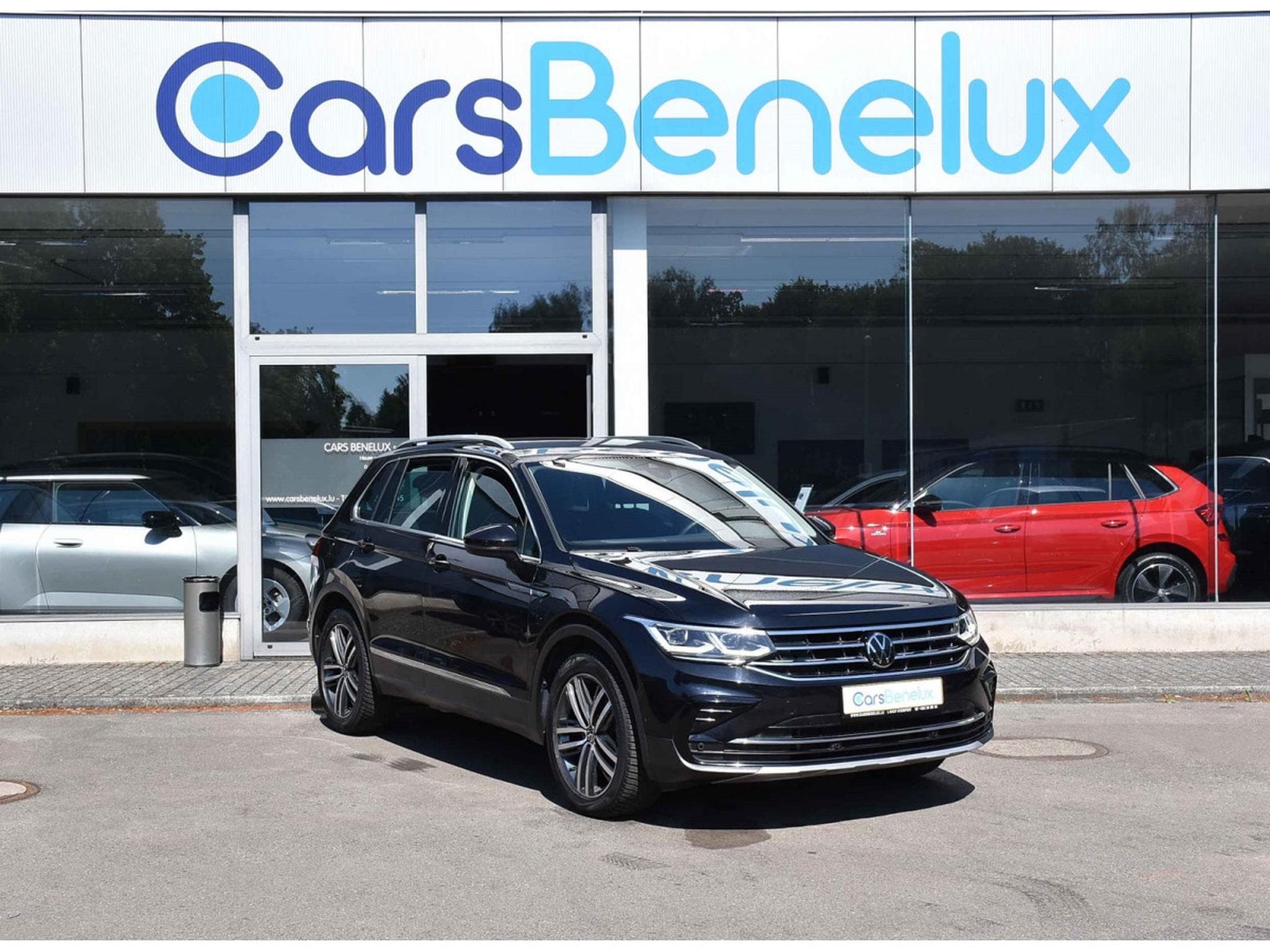 VW Tiguan 1.5 TSI Elegance DSG ACC GPS LANE SIDE KEYLESS ATT RMQ 1° M. (2024) - Photo 1