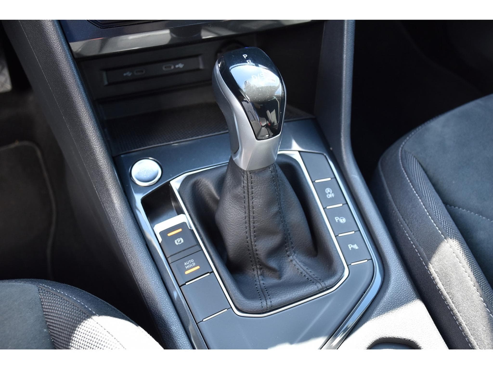 VW Tiguan 1.5 TSI Elegance DSG ACC GPS LANE SIDE KEYLESS ATT RMQ 1° M. (2024) - Photo 21