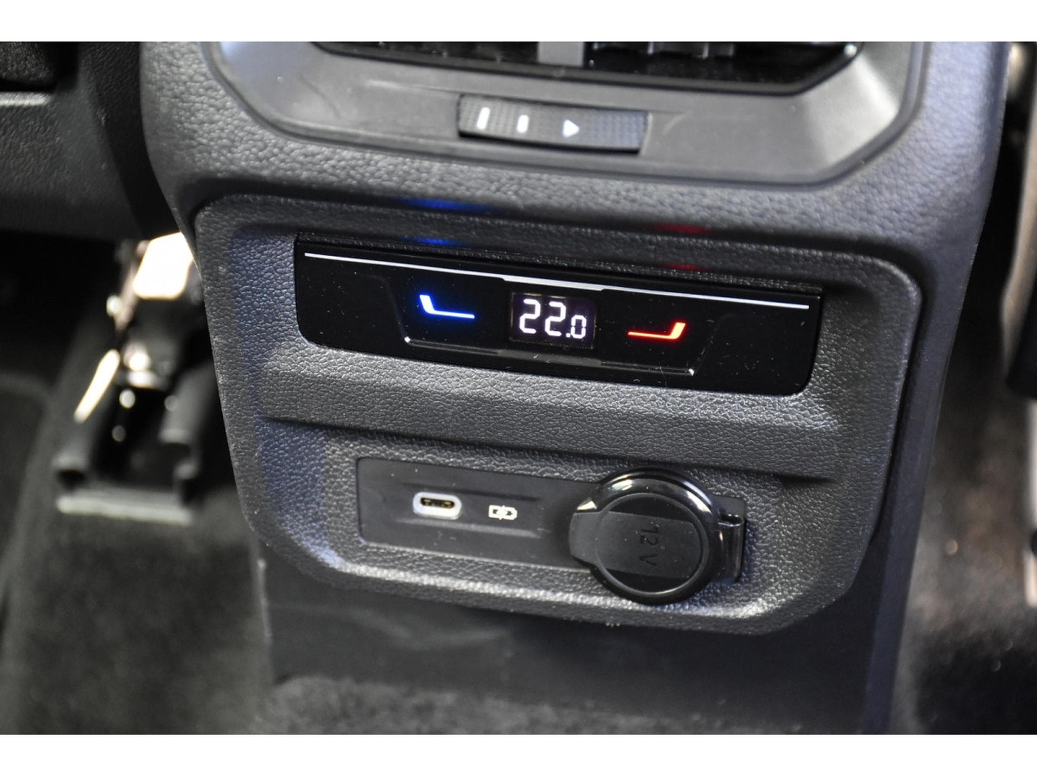 VW Tiguan 1.5 TSI Elegance DSG ACC GPS LANE SIDE KEYLESS ATT RMQ 1° M. (2024) - Photo 25