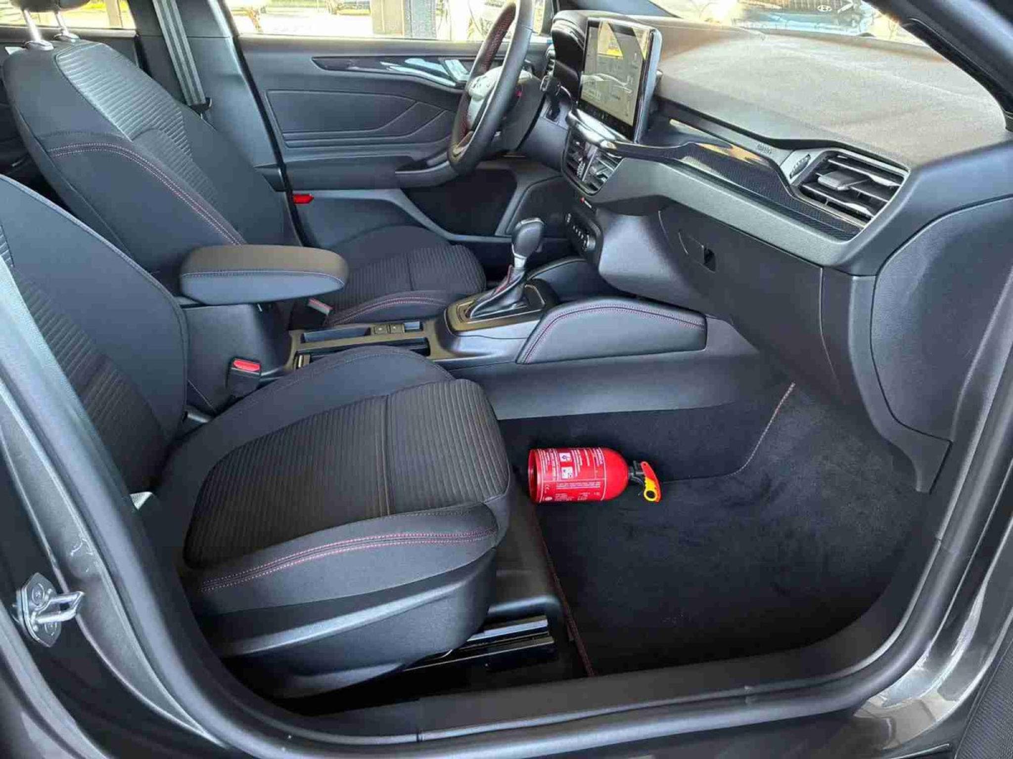 Ford Focus 1.0i Ecoboost 155 AT St-Line X (2025) - Foto 9