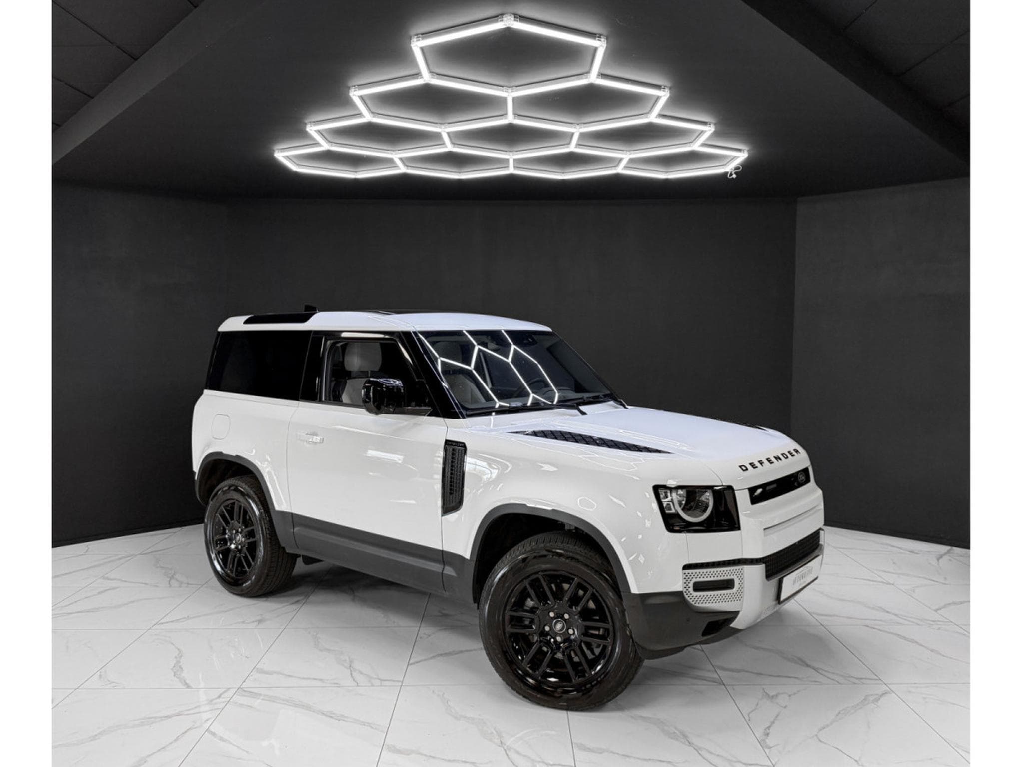 Land-Rover Defender 90 D200 S WARRANTY 2030 (2025) - Photo 7
