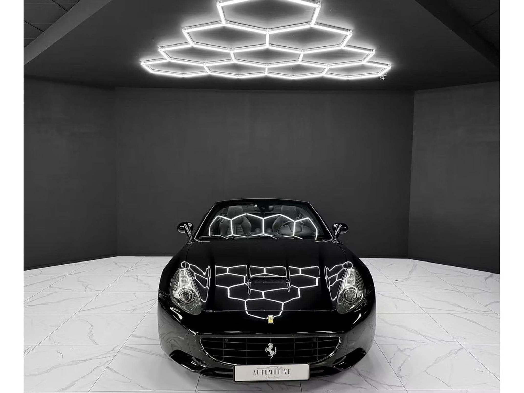 Ferrari California V8 4.3 Nero Daytona (2010) - Photo 8