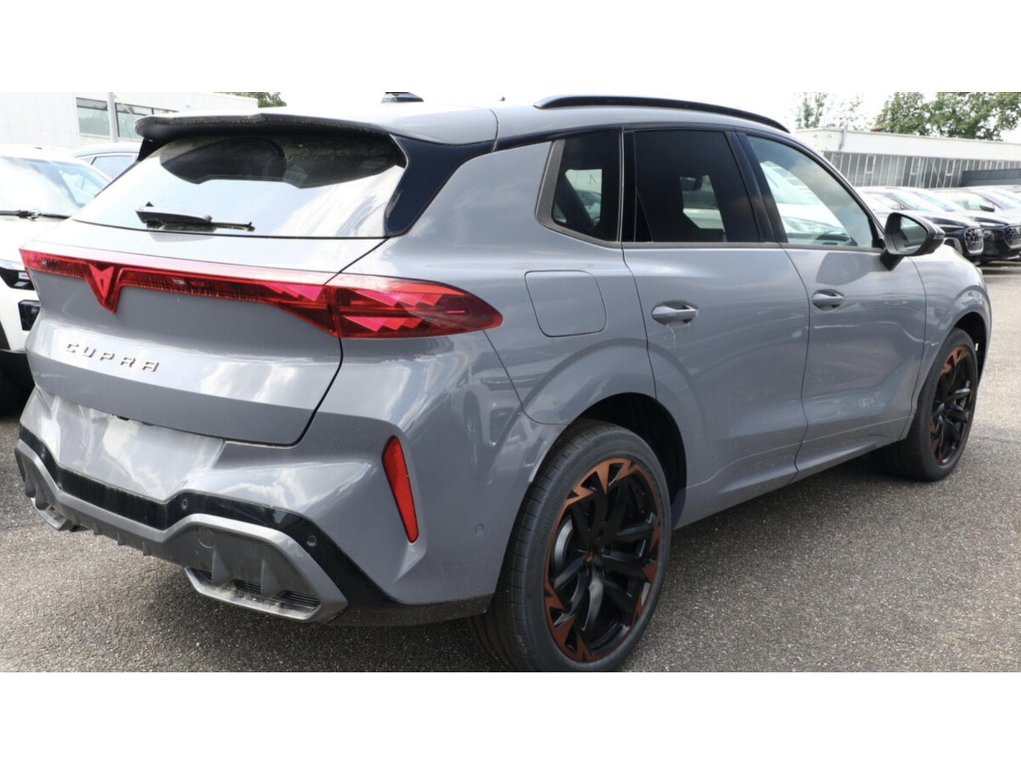 Cupra Terramar Terramar VZ 4x4 265 ch Automatique (2026) - Photo 3